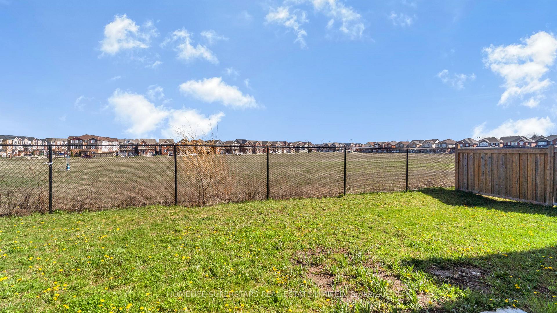 Photo 38 of 72 Bannister Crescent, Brampton, Northwest Brampton — HOMEH