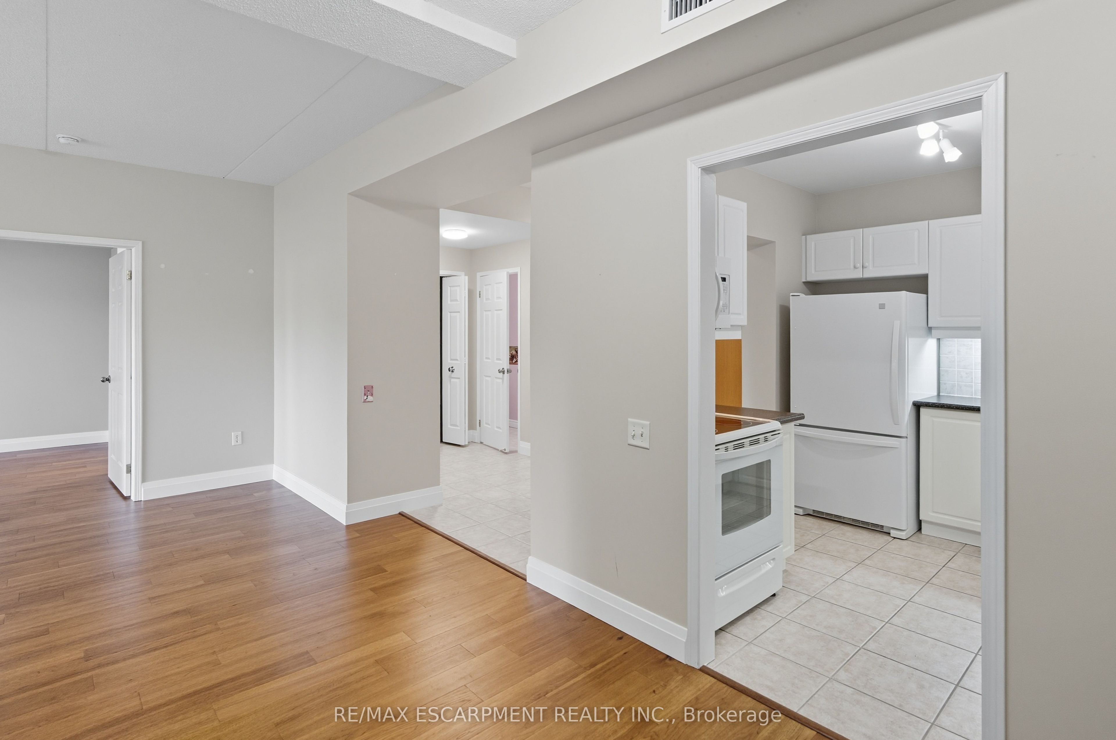 Photo 31 of Unit 211, 2075 Amherst Heights Drive, Burlington, Brant Hills — HOMEH