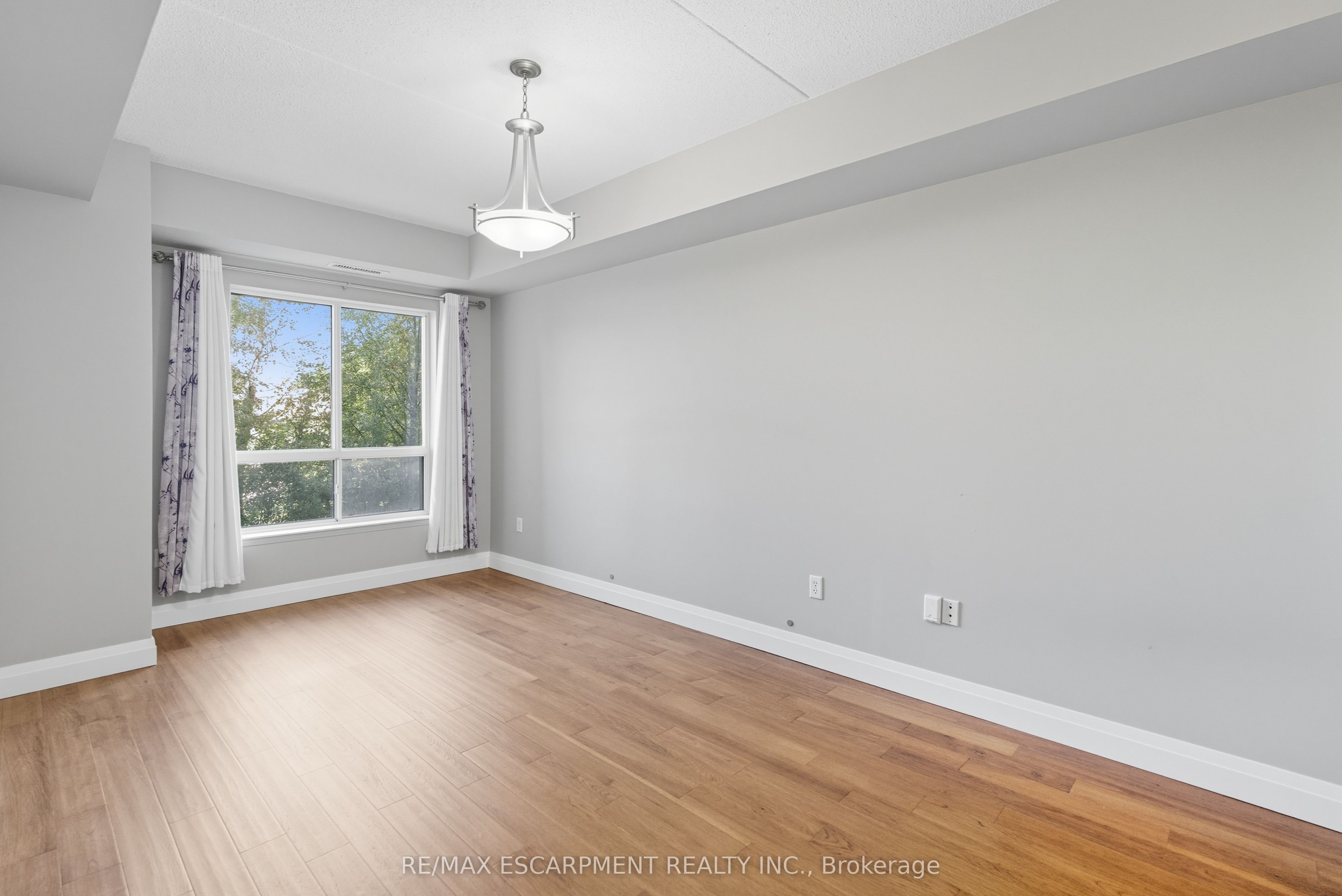 Photo 37 of Unit 211, 2075 Amherst Heights Drive, Burlington, Brant Hills — HOMEH