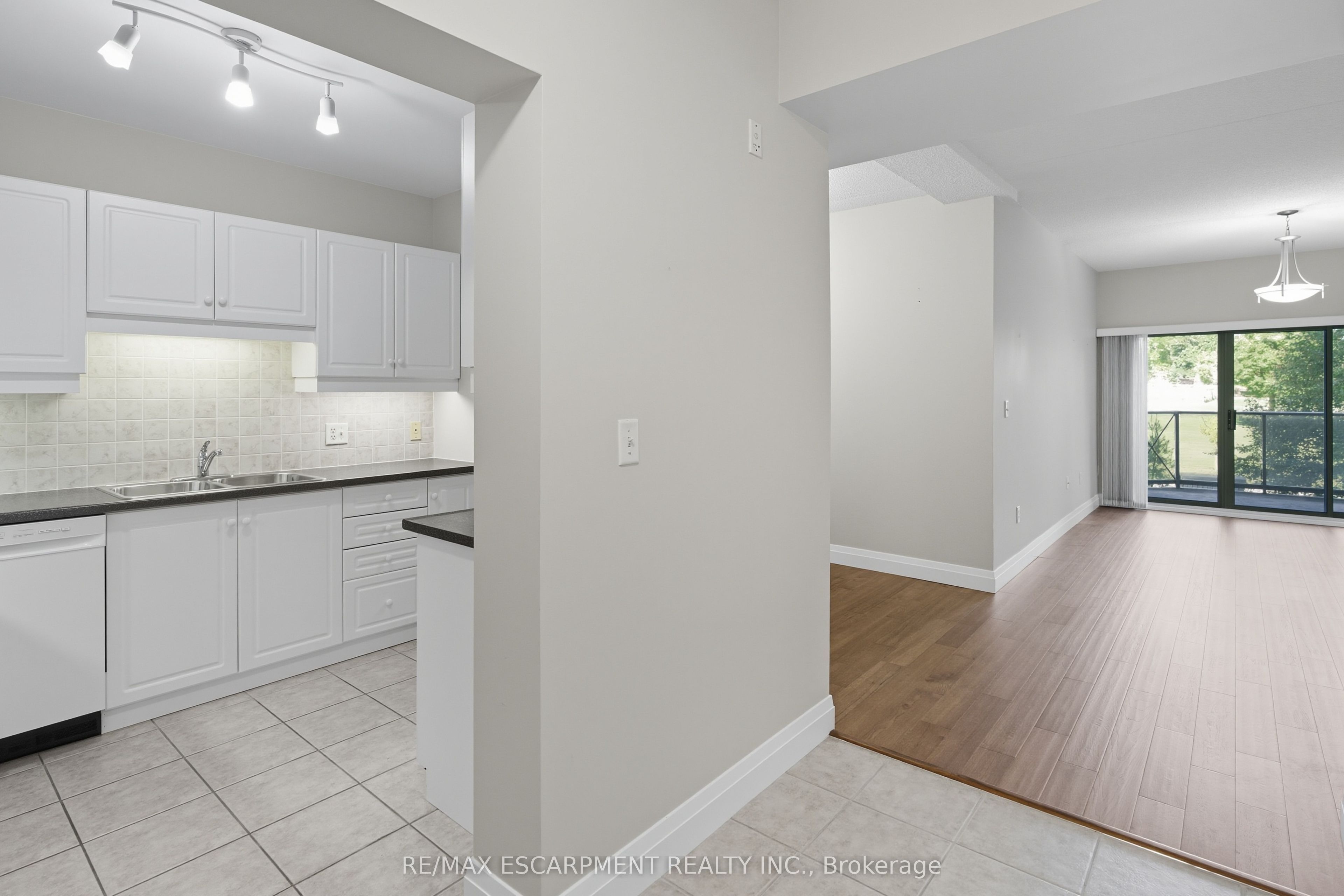 Photo 28 of Unit 211, 2075 Amherst Heights Drive, Burlington, Brant Hills — HOMEH