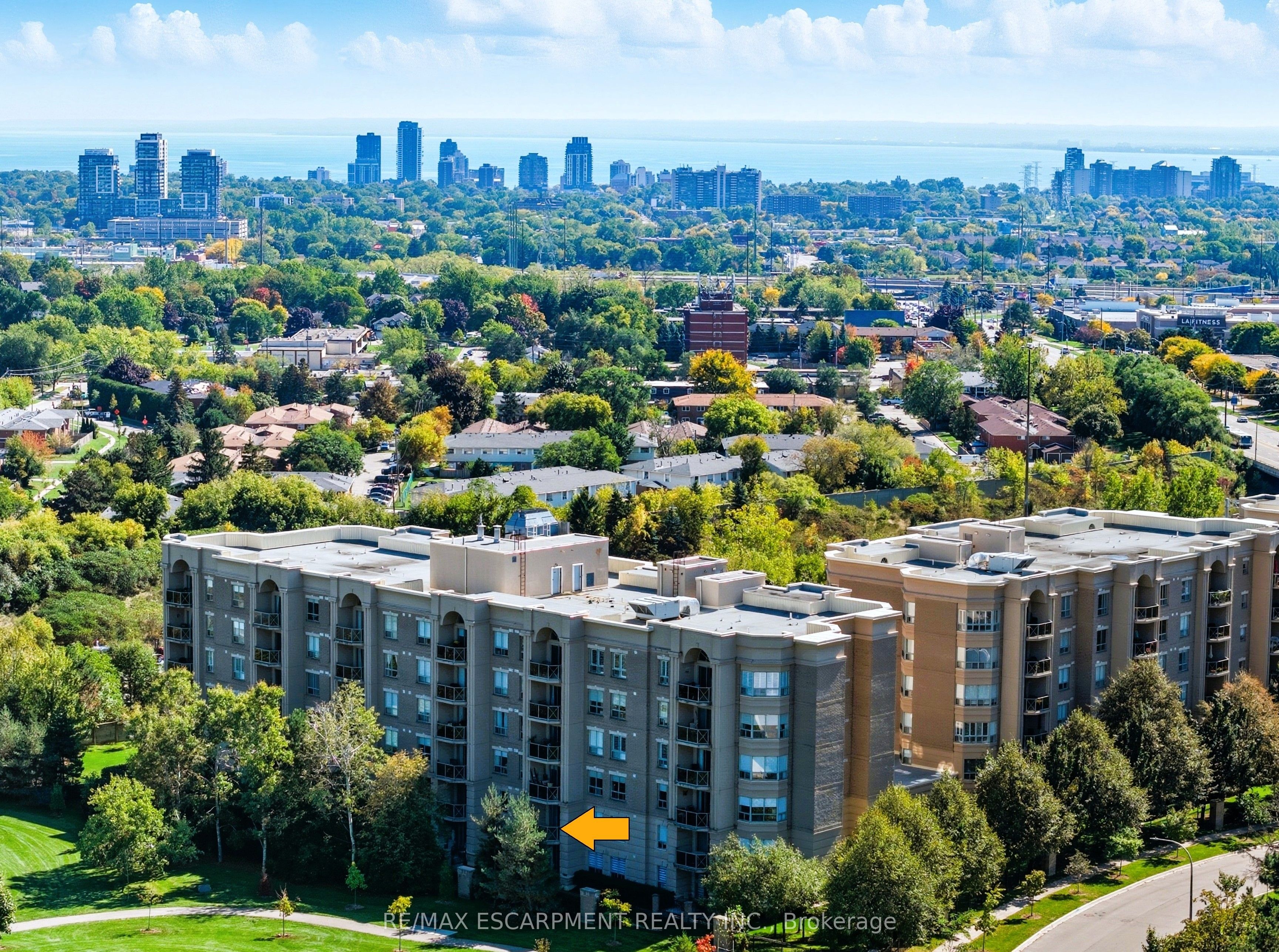 Photo 2 of Unit 211, 2075 Amherst Heights Drive, Burlington, Brant Hills — HOMEH