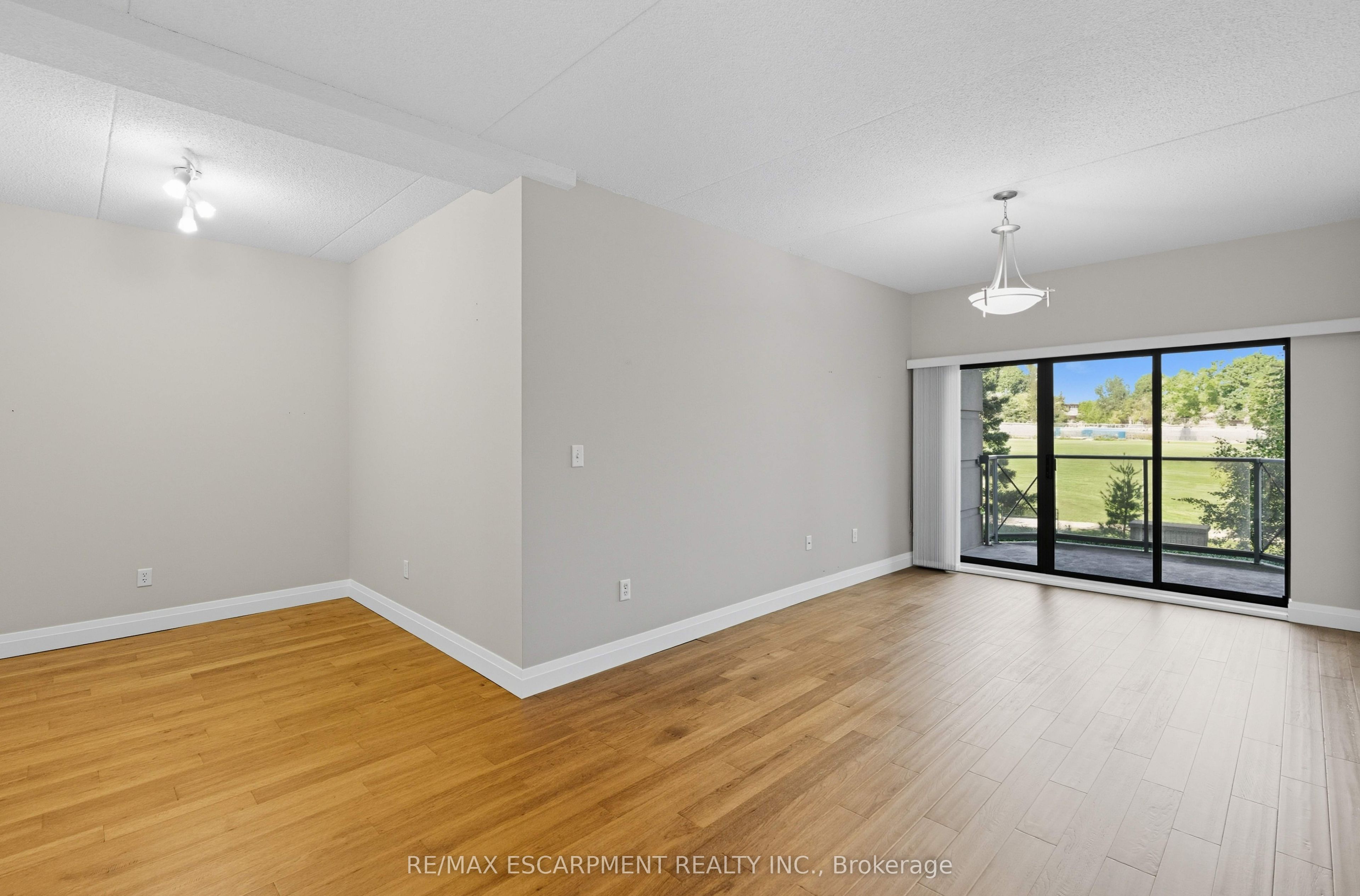 Photo 32 of Unit 211, 2075 Amherst Heights Drive, Burlington, Brant Hills — HOMEH