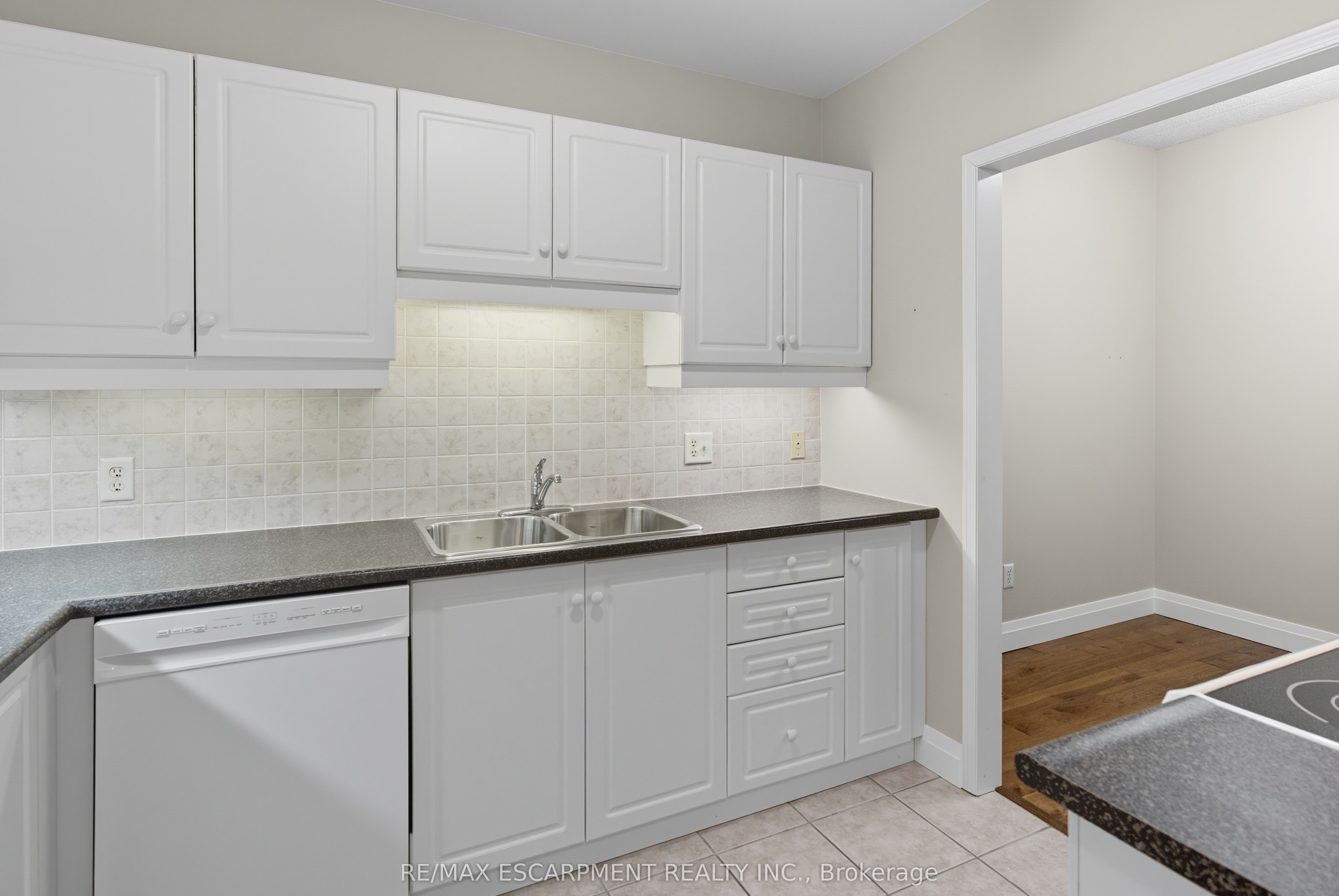 Photo 29 of Unit 211, 2075 Amherst Heights Drive, Burlington, Brant Hills — HOMEH