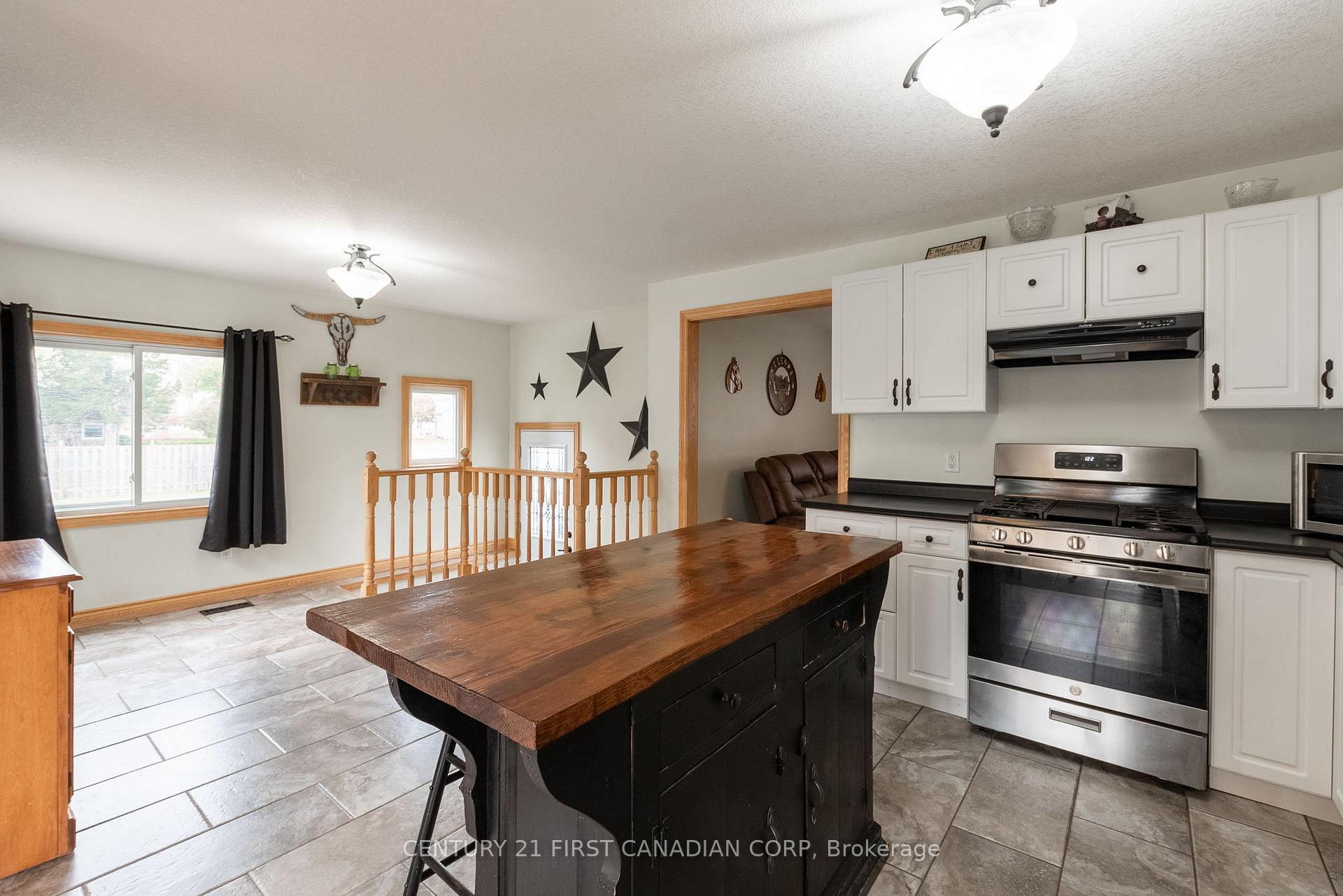 Photo 10 of 55867 Third Street, Bayham, Straffordville — HOMEH
