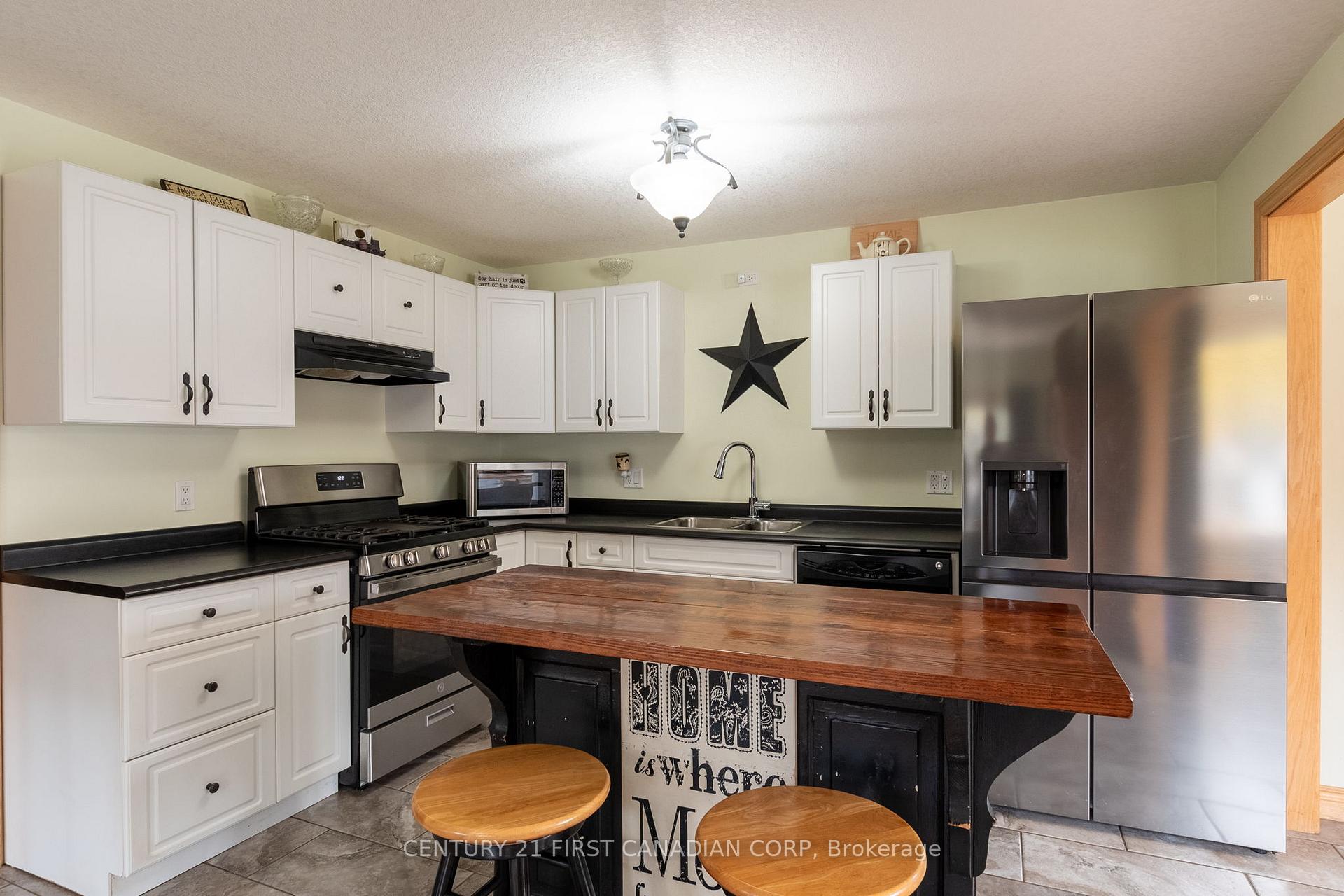 Photo 12 of 55867 Third Street, Bayham, Straffordville — HOMEH