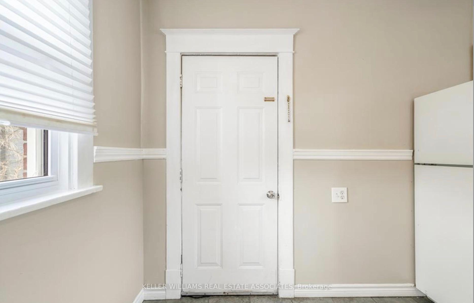 Photo 2 of Unit 2, 212 Sheridan Street, Brant, Brantford Twp — HOMEH