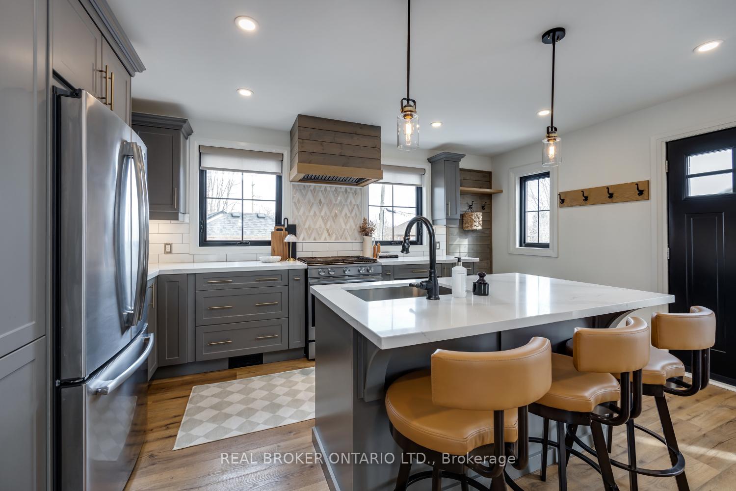 Photo 7 of 2 Jane Street, Clarington, Bowmanville — HOMEH