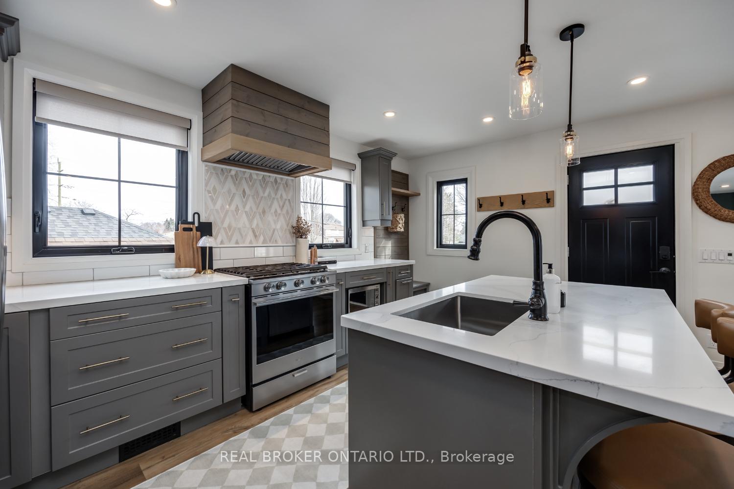 Photo 8 of 2 Jane Street, Clarington, Bowmanville — HOMEH