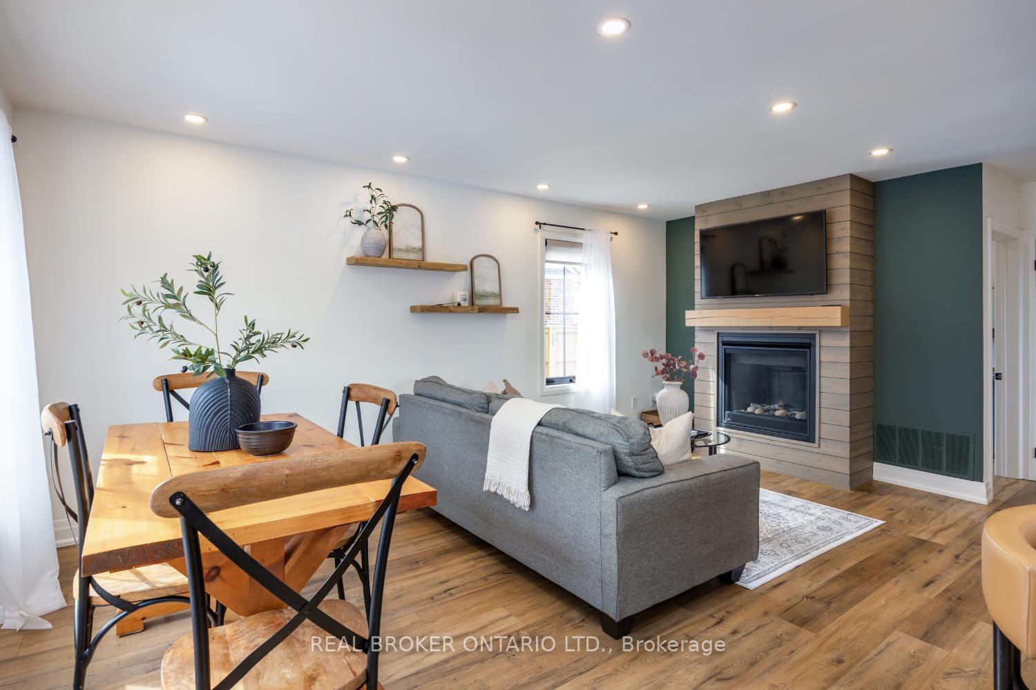 Photo 11 of 2 Jane Street, Clarington, Bowmanville — HOMEH