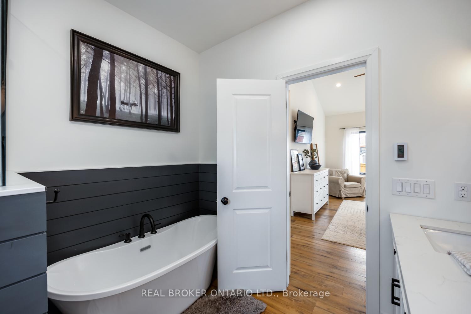 Photo 21 of 2 Jane Street, Clarington, Bowmanville — HOMEH