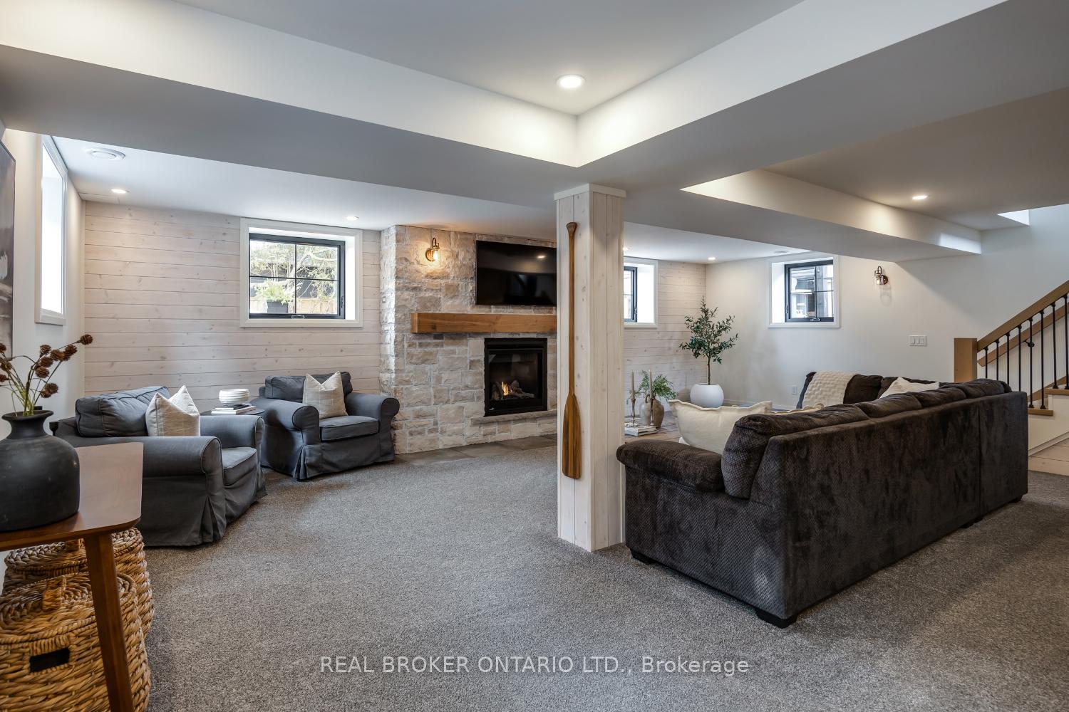 Photo 33 of 2 Jane Street, Clarington, Bowmanville — HOMEH