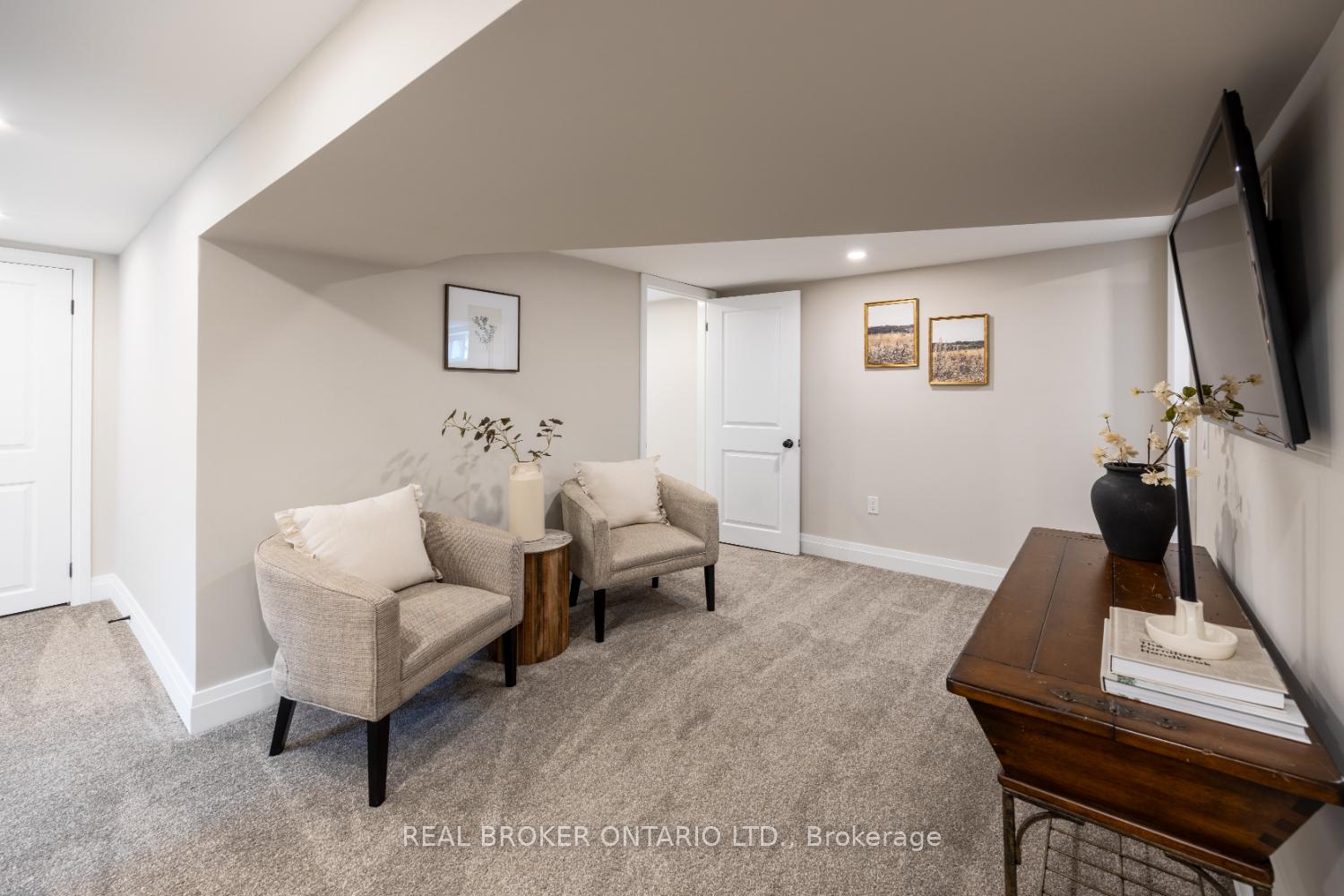 Photo 35 of 2 Jane Street, Clarington, Bowmanville — HOMEH