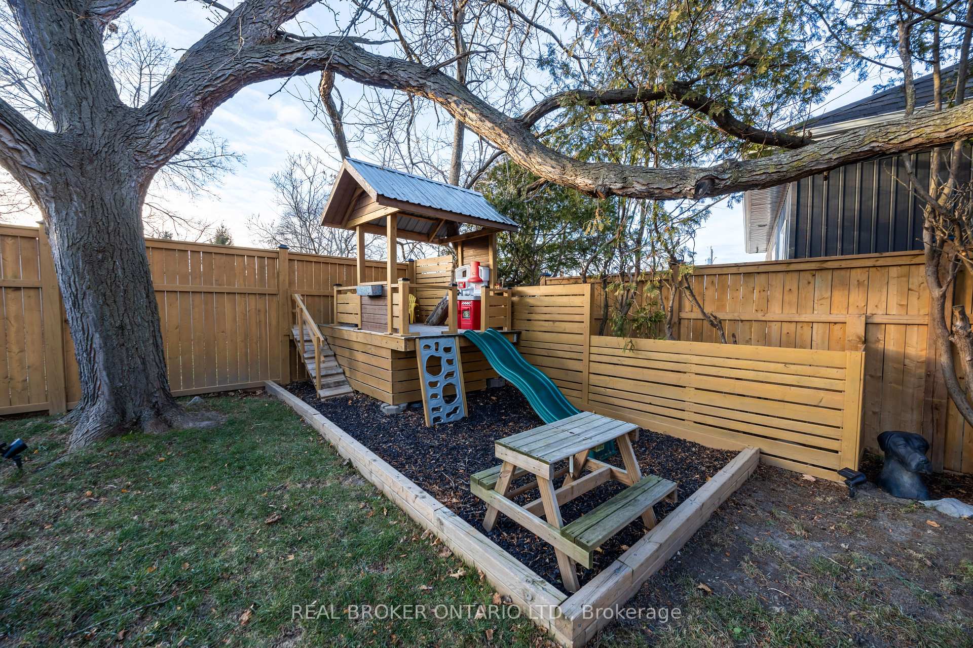 Photo 47 of 2 Jane Street, Clarington, Bowmanville — HOMEH