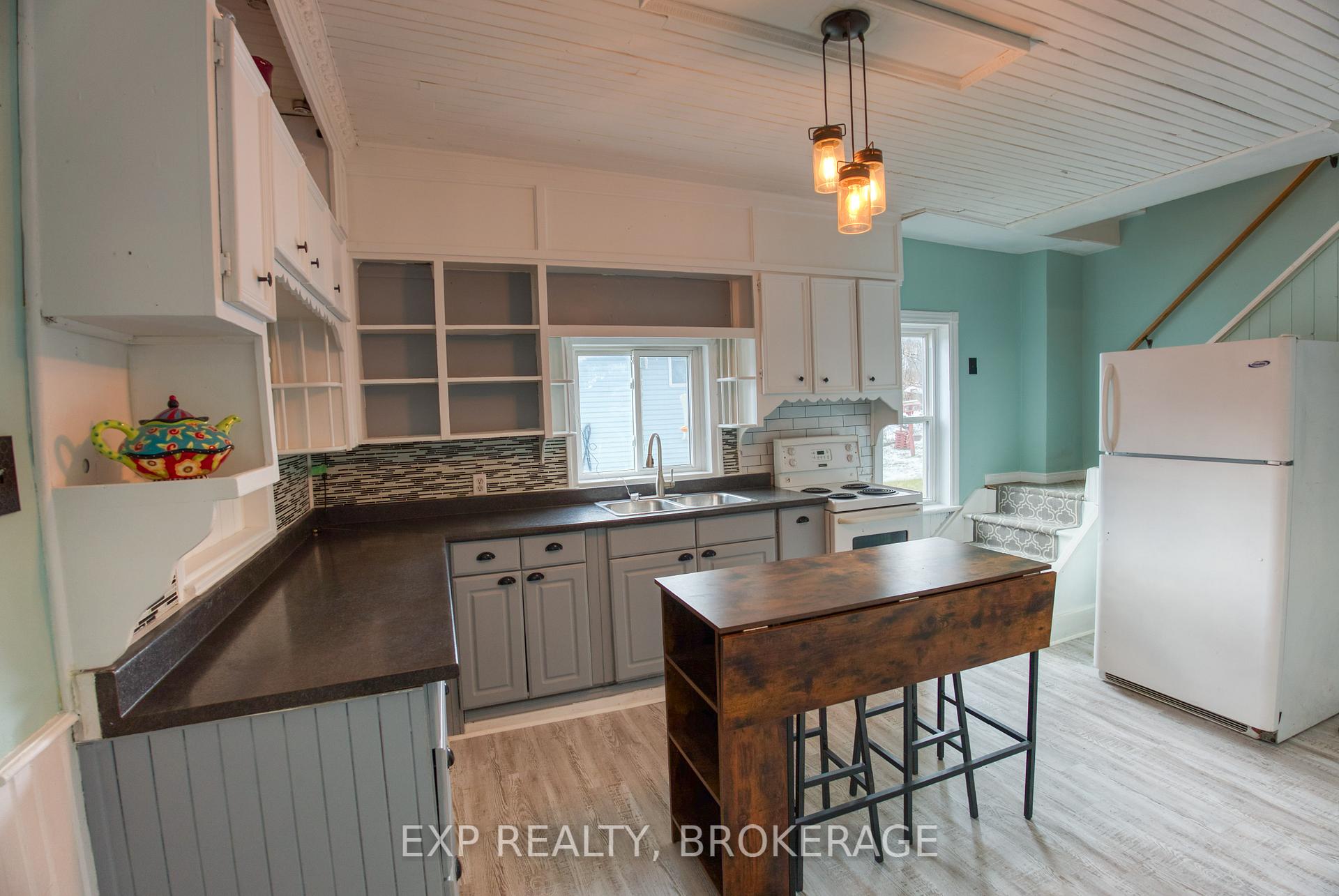 Photo 7 of 10933 Road 38, Frontenac, Frontenac Centre — HOMEH