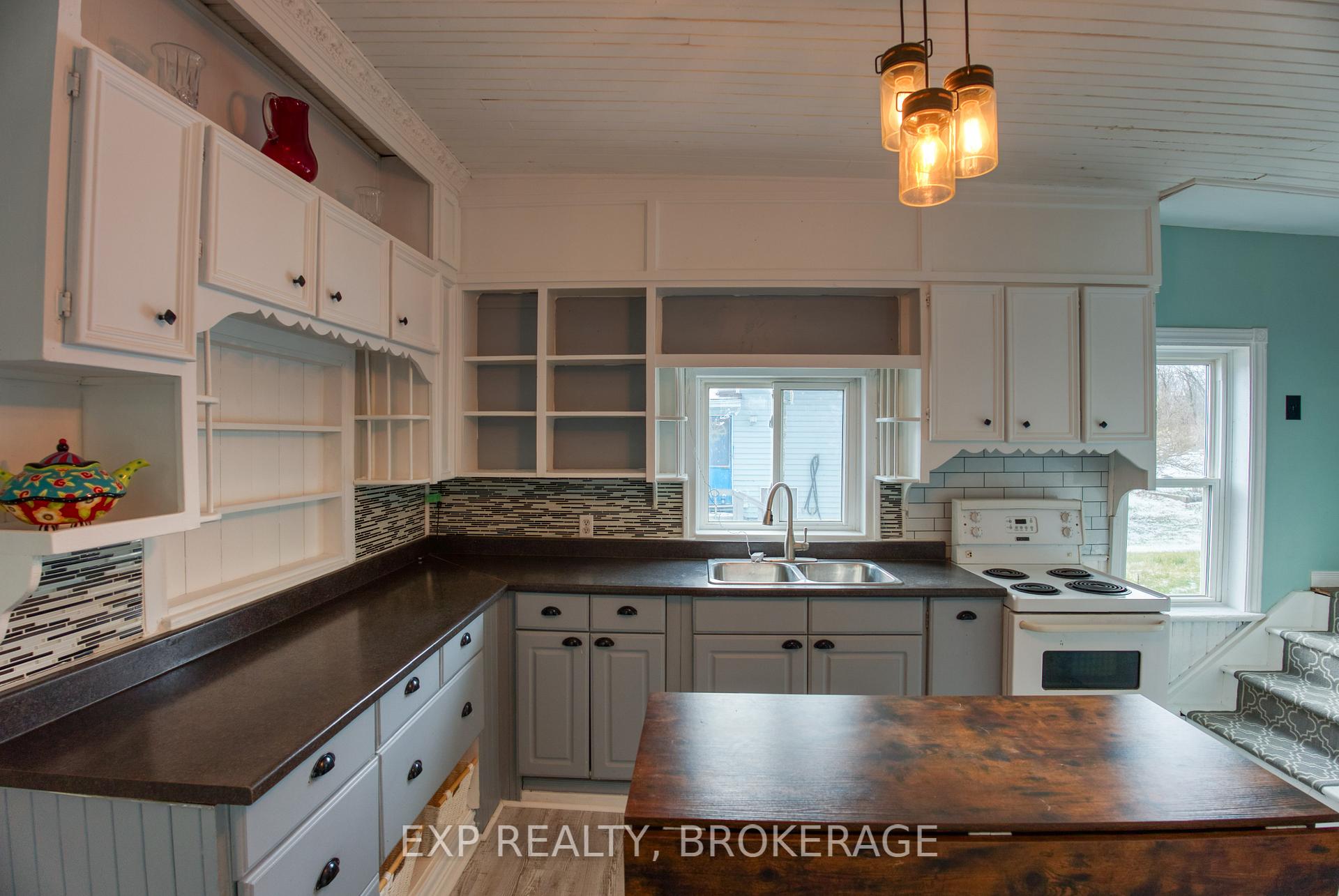 Photo 8 of 10933 Road 38, Frontenac, Frontenac Centre — HOMEH