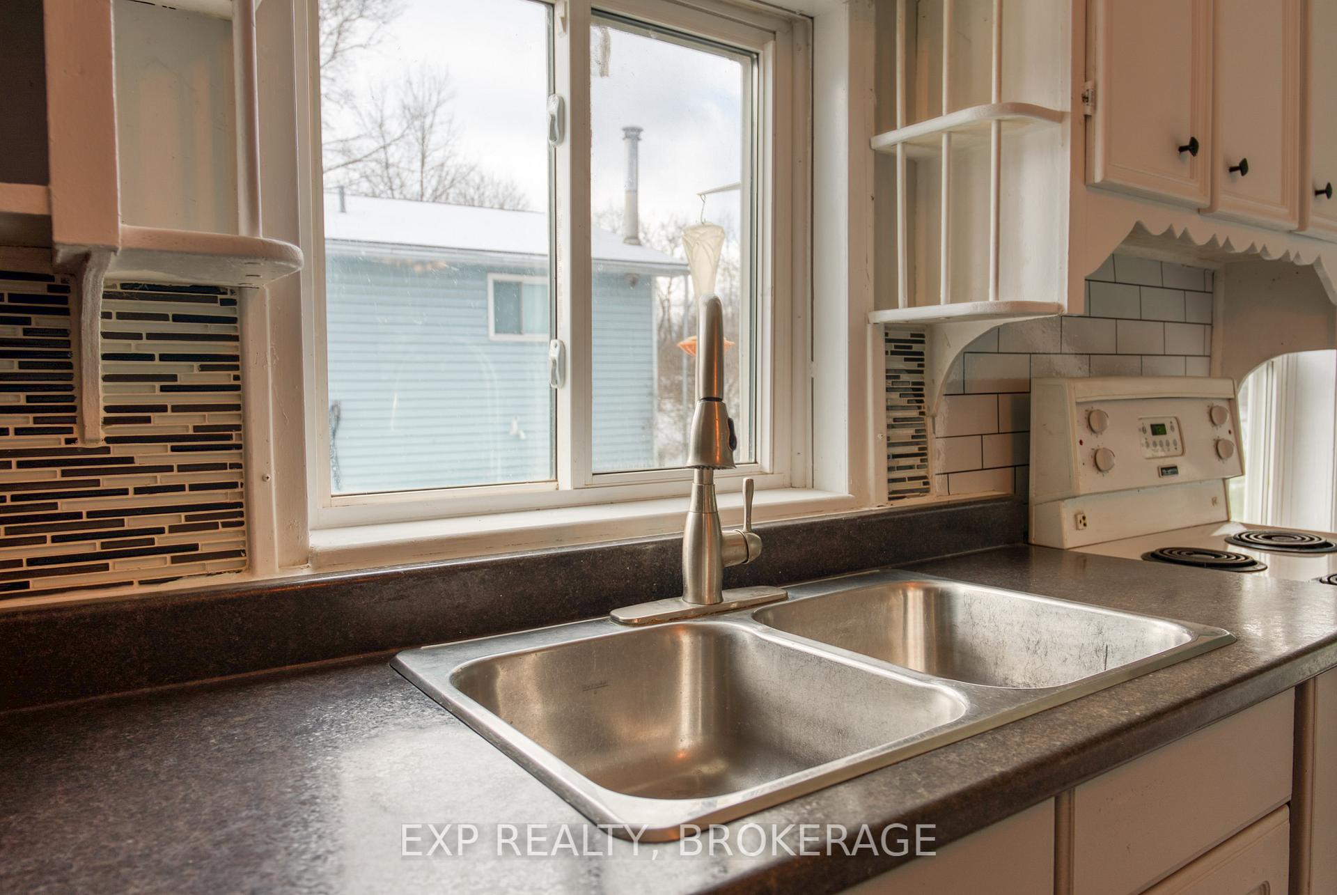 Photo 9 of 10933 Road 38, Frontenac, Frontenac Centre — HOMEH
