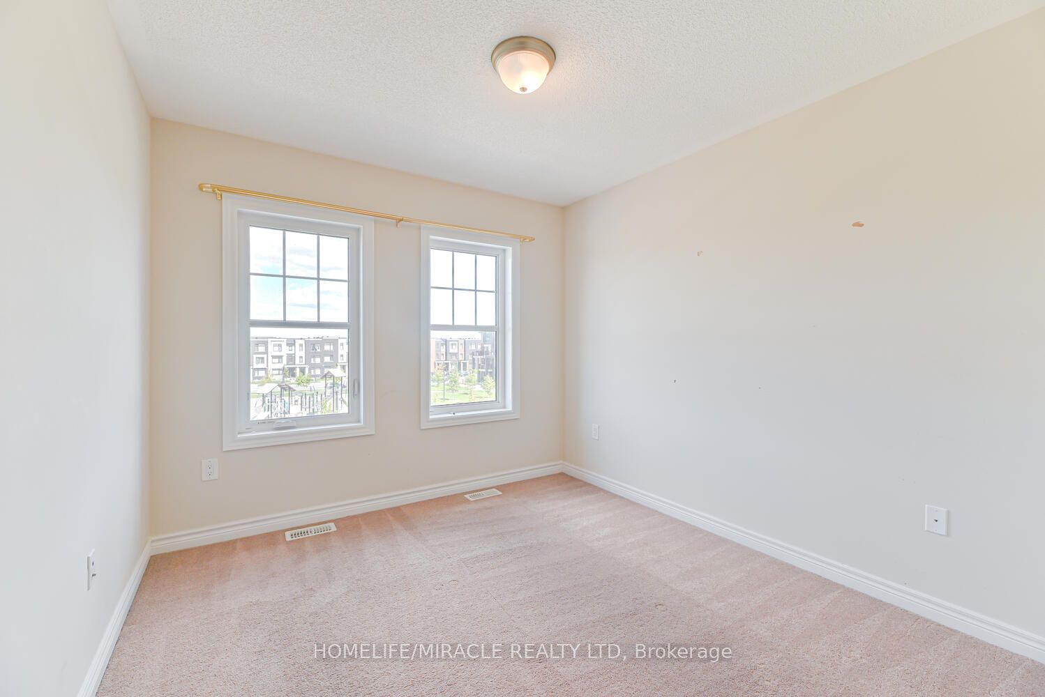 Photo 80 of 35 Finegan Circle, Brampton, Northwest Brampton — HOMEH