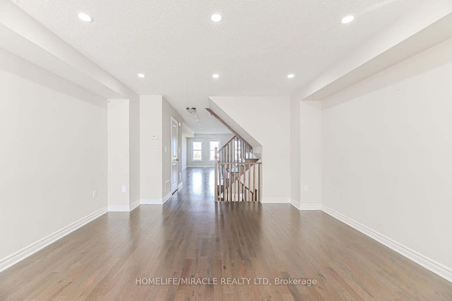 Photo 67 of 35 Finegan Circle, Brampton, Northwest Brampton — HOMEH