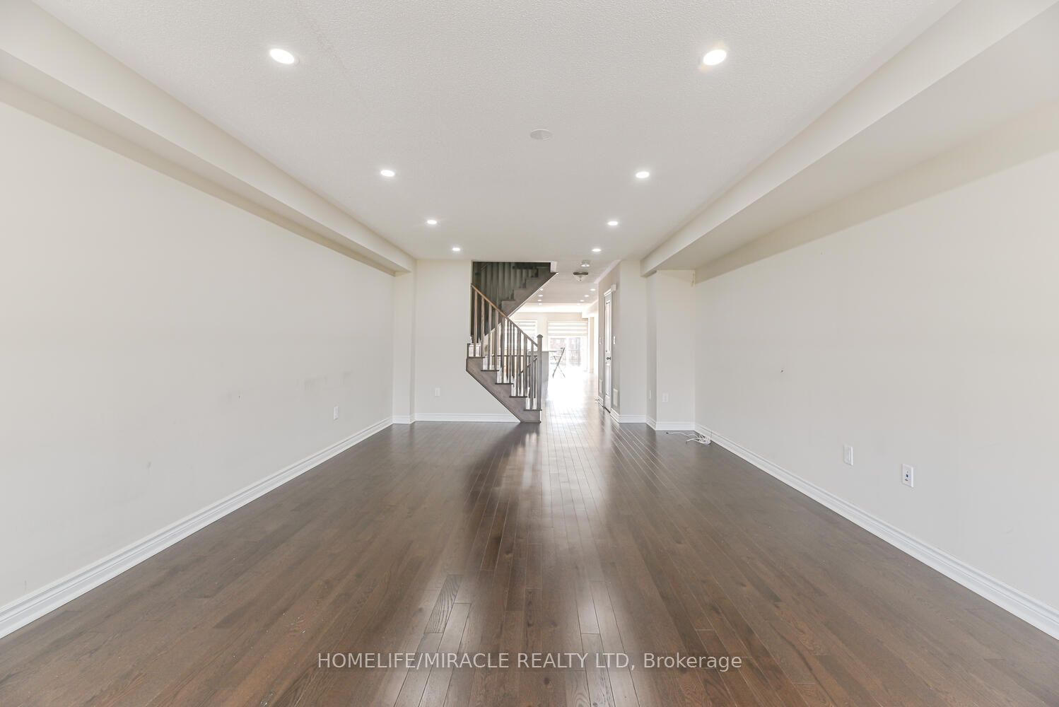 Photo 77 of 35 Finegan Circle, Brampton, Northwest Brampton — HOMEH