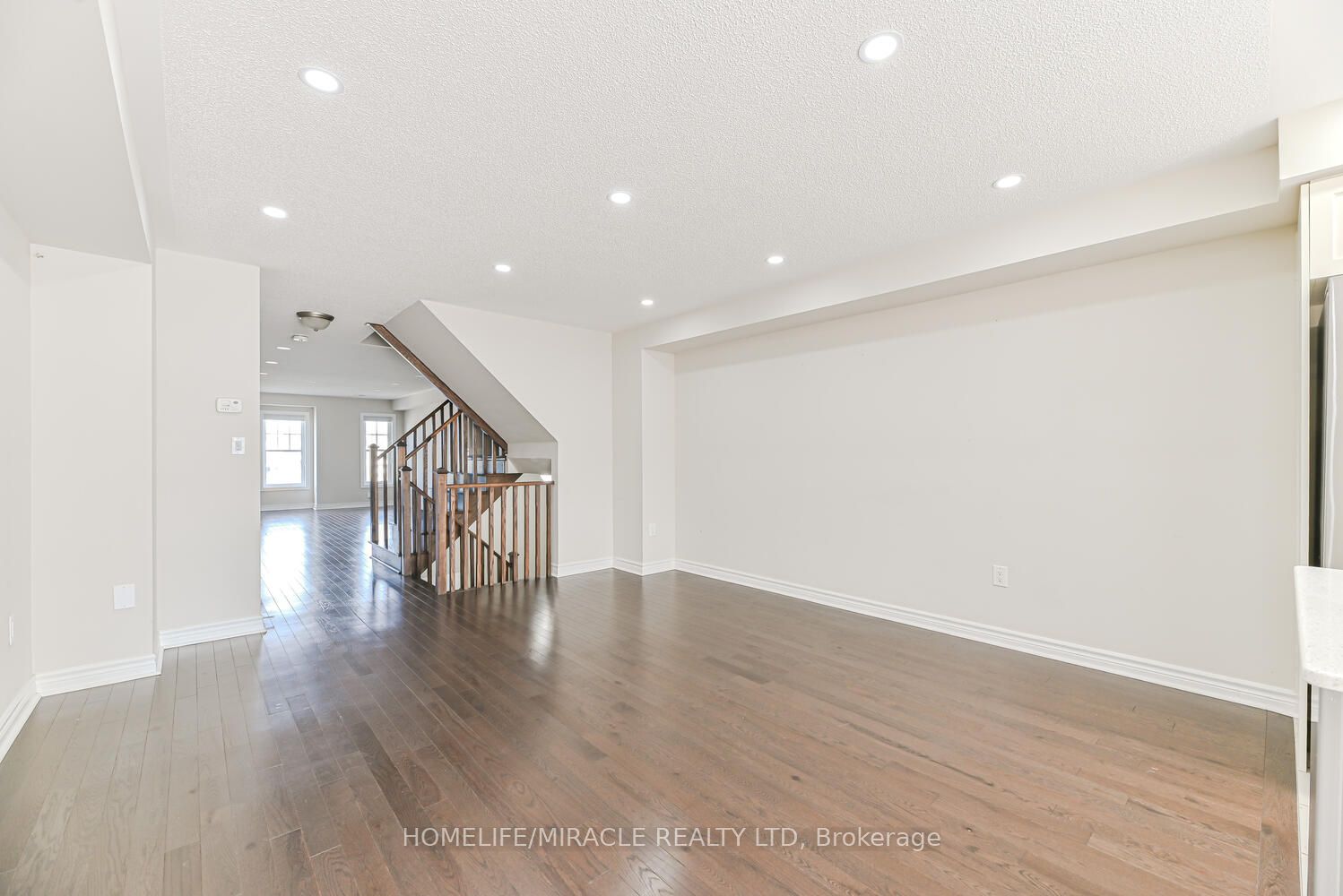 Photo 73 of 35 Finegan Circle, Brampton, Northwest Brampton — HOMEH