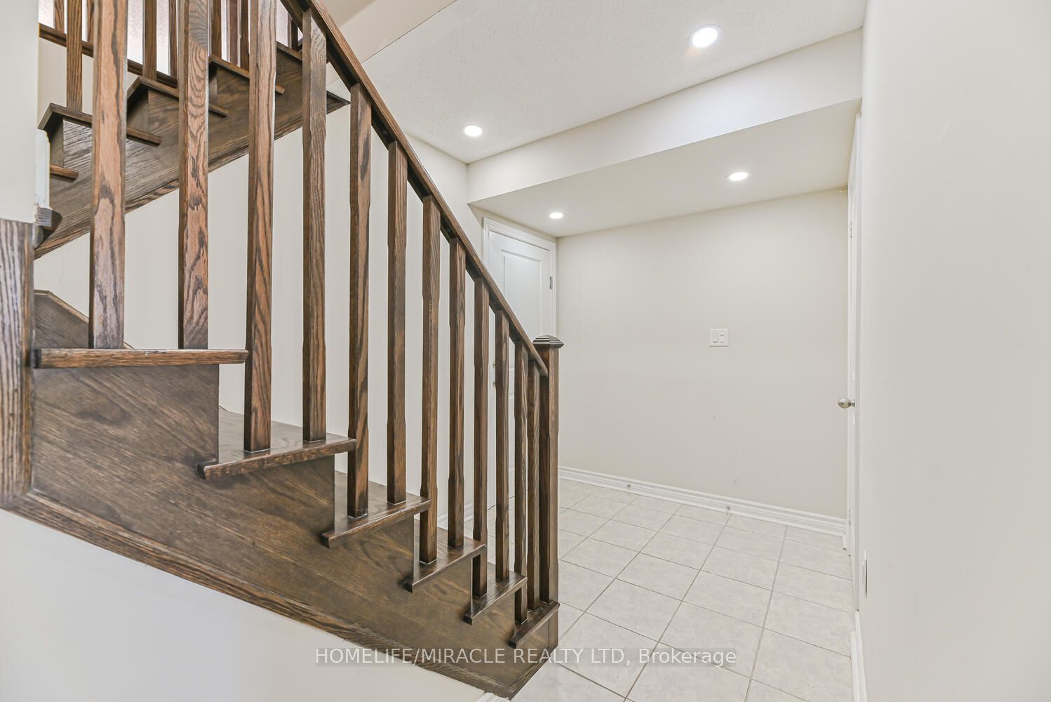 Photo 56 of 35 Finegan Circle, Brampton, Northwest Brampton — HOMEH