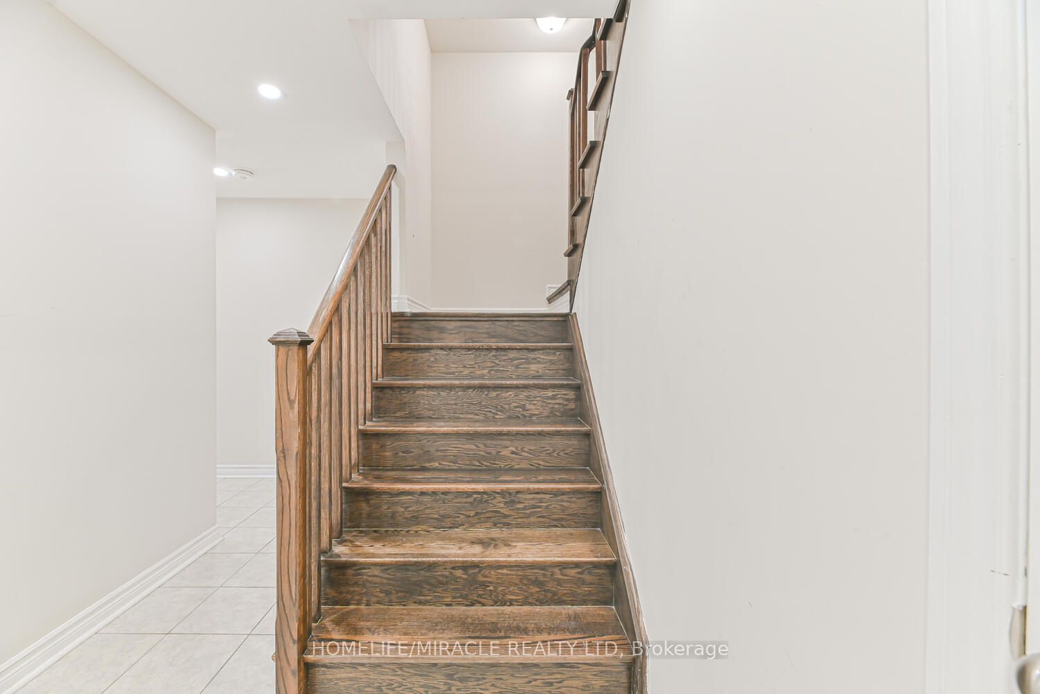 Photo 61 of 35 Finegan Circle, Brampton, Northwest Brampton — HOMEH