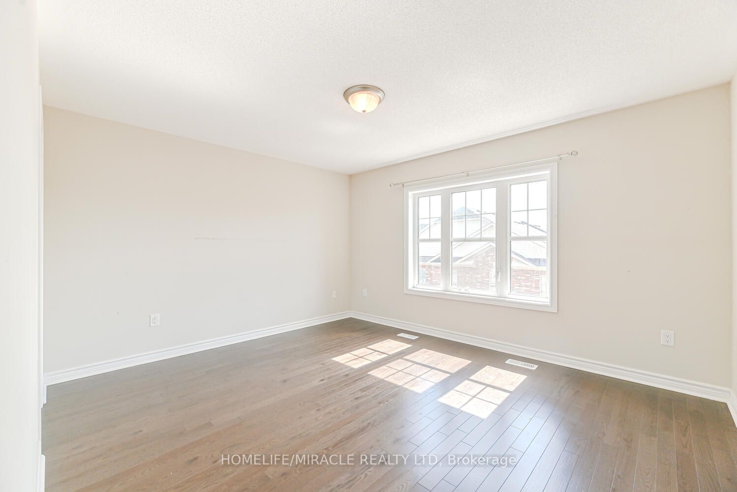 Photo 90 of 35 Finegan Circle, Brampton, Northwest Brampton — HOMEH