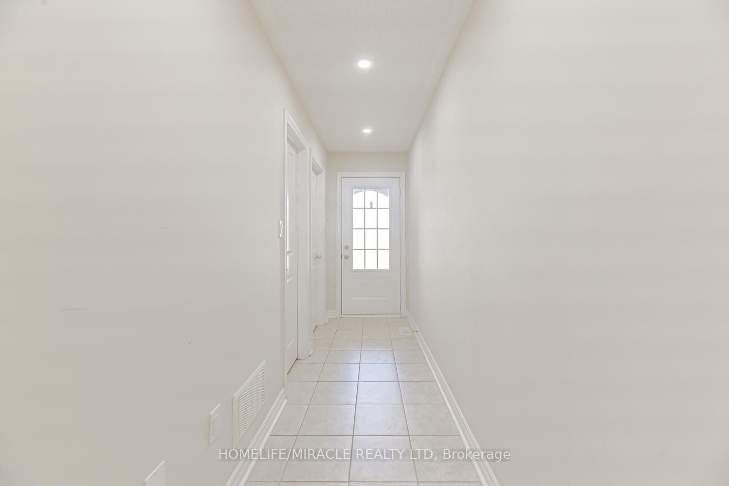 Photo 54 of 35 Finegan Circle, Brampton, Northwest Brampton — HOMEH