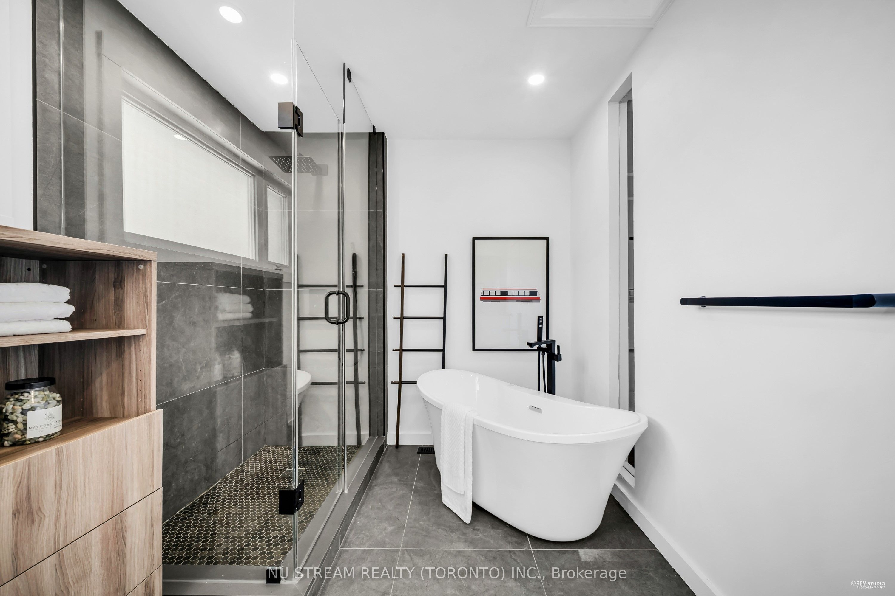 Photo 81 of 43 Brandy Crescent, Vaughan, East Woodbridge — HOMEH