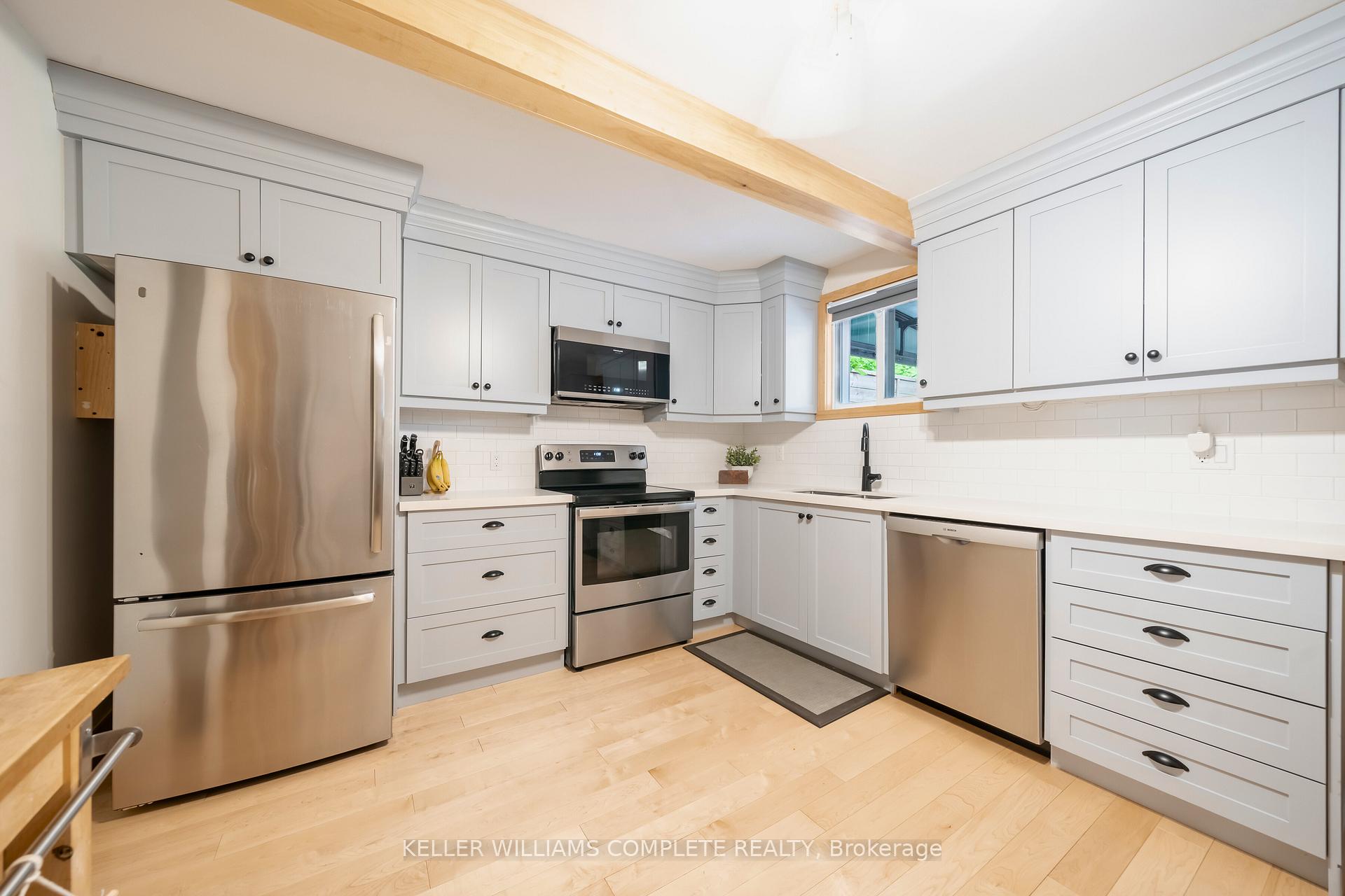 Photo 9 of 264 Holton Avenue S, Hamilton, St. Clair — HOMEH