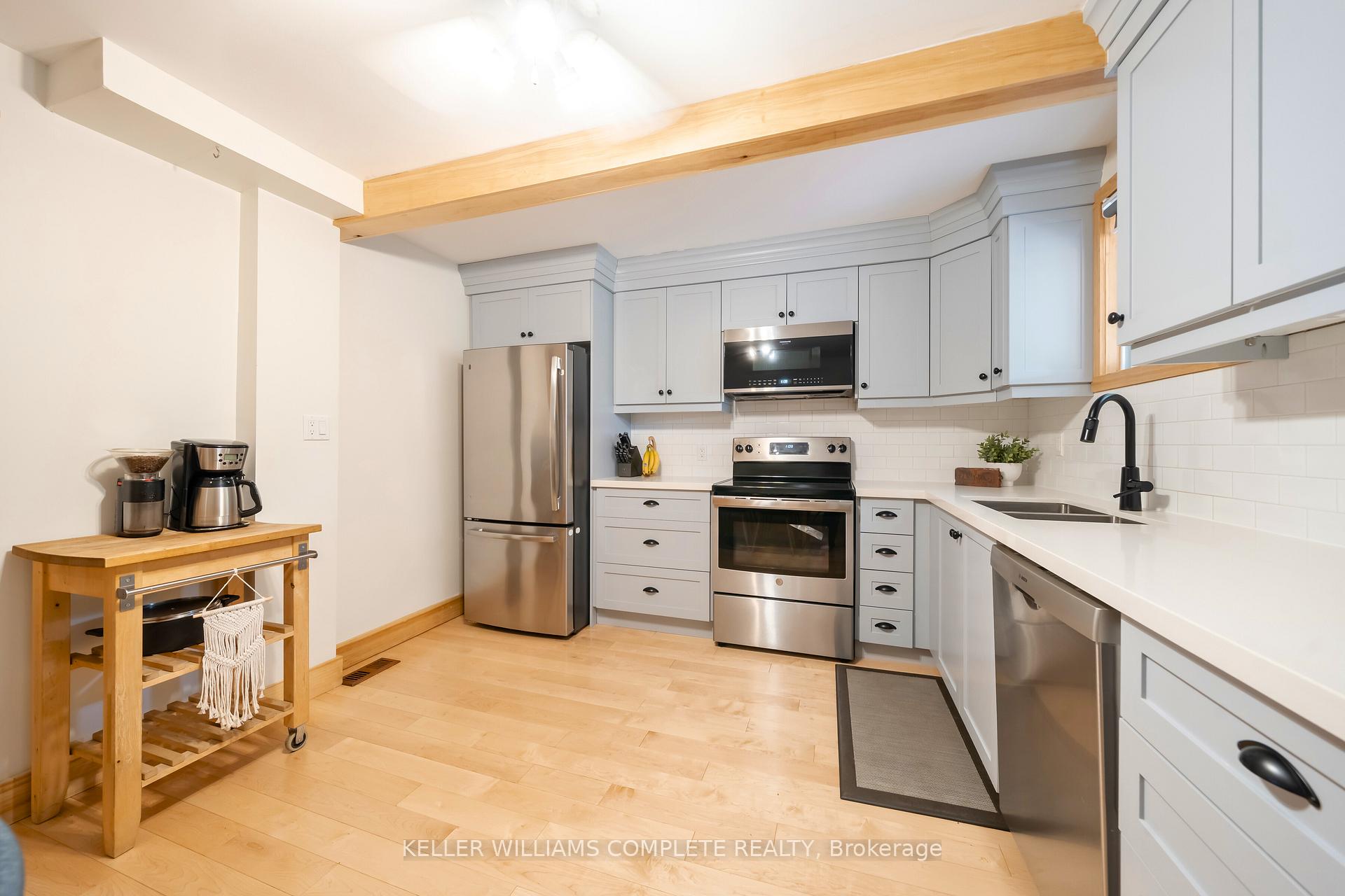 Photo 10 of 264 Holton Avenue S, Hamilton, St. Clair — HOMEH
