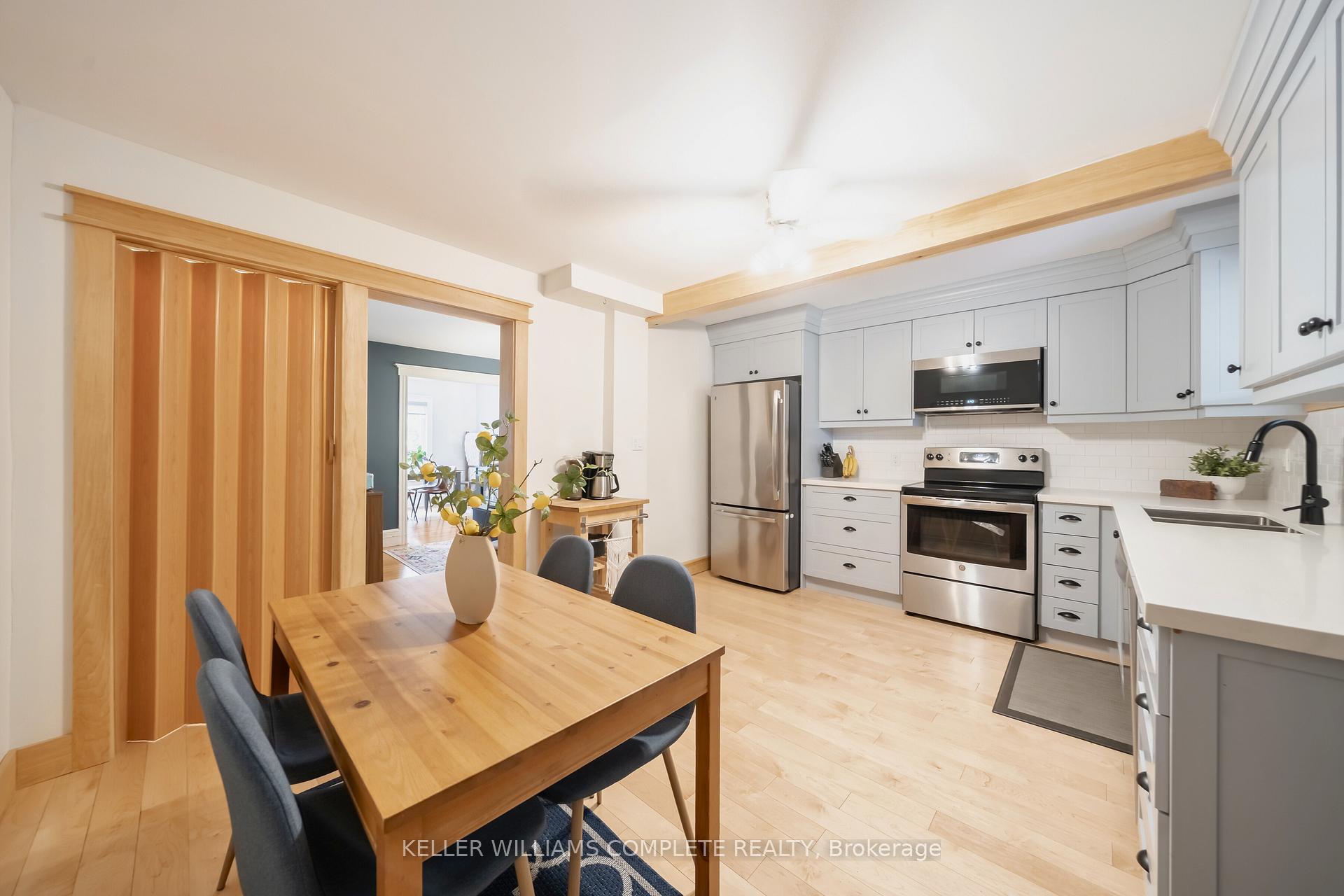 Photo 11 of 264 Holton Avenue S, Hamilton, St. Clair — HOMEH