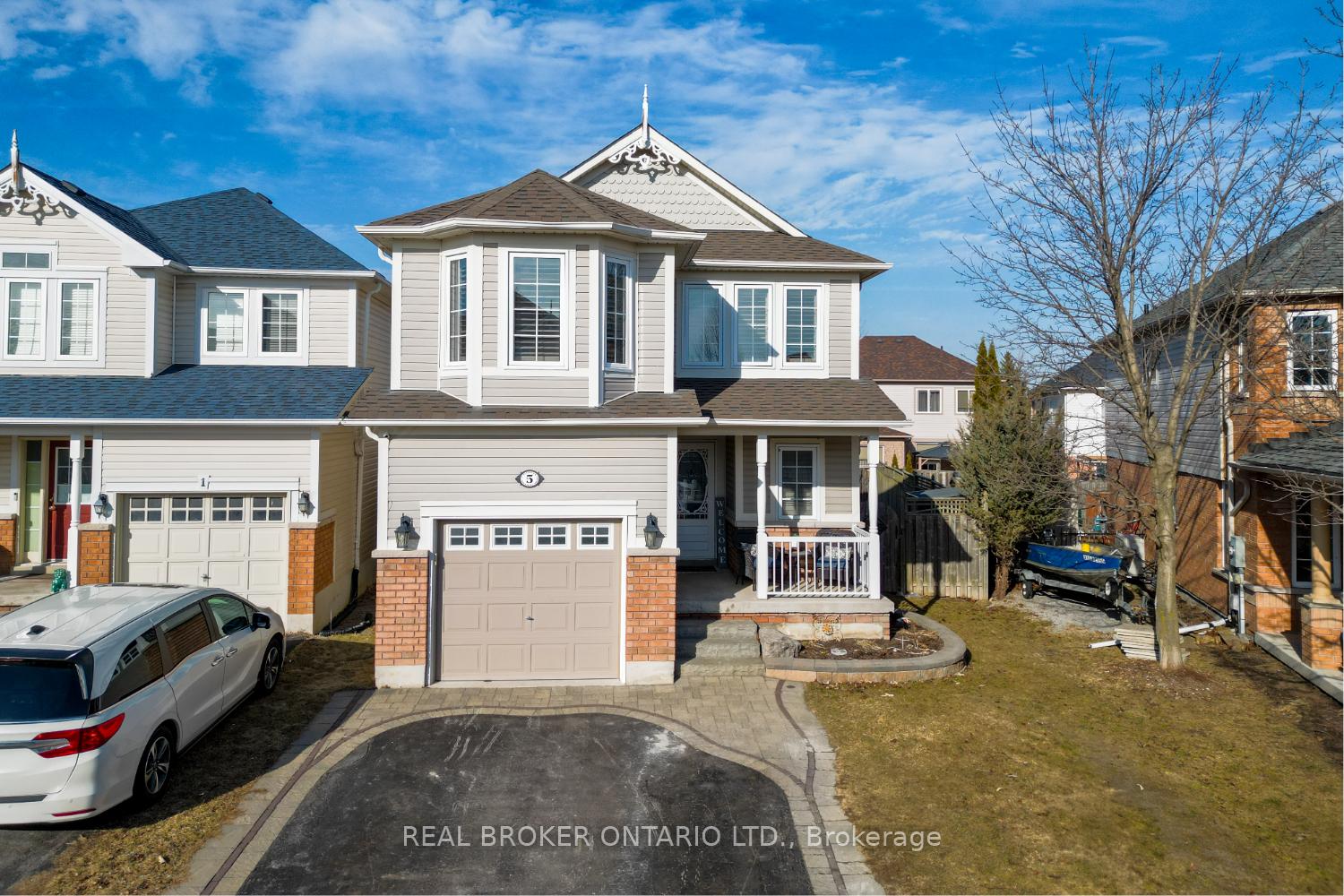 Photo 2 of 5 Millburn Drive, Clarington, Bowmanville — HOMEH