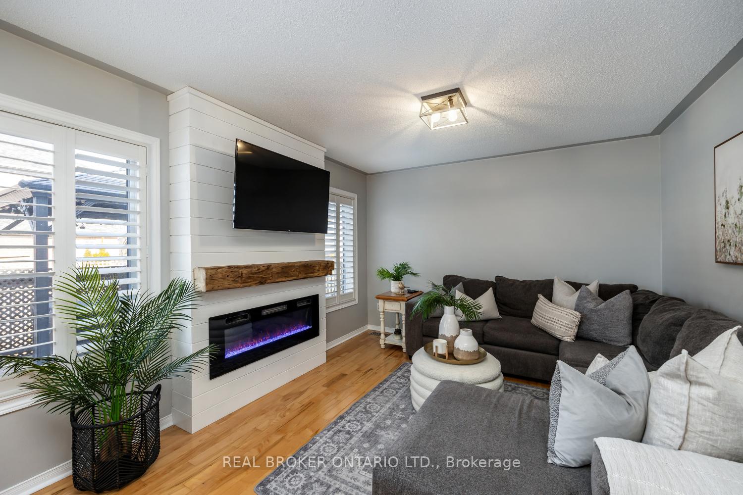 Photo 13 of 5 Millburn Drive, Clarington, Bowmanville — HOMEH
