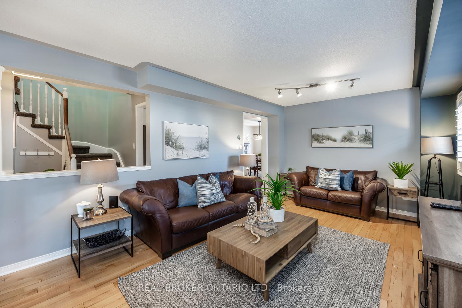 Photo 16 of 5 Millburn Drive, Clarington, Bowmanville — HOMEH