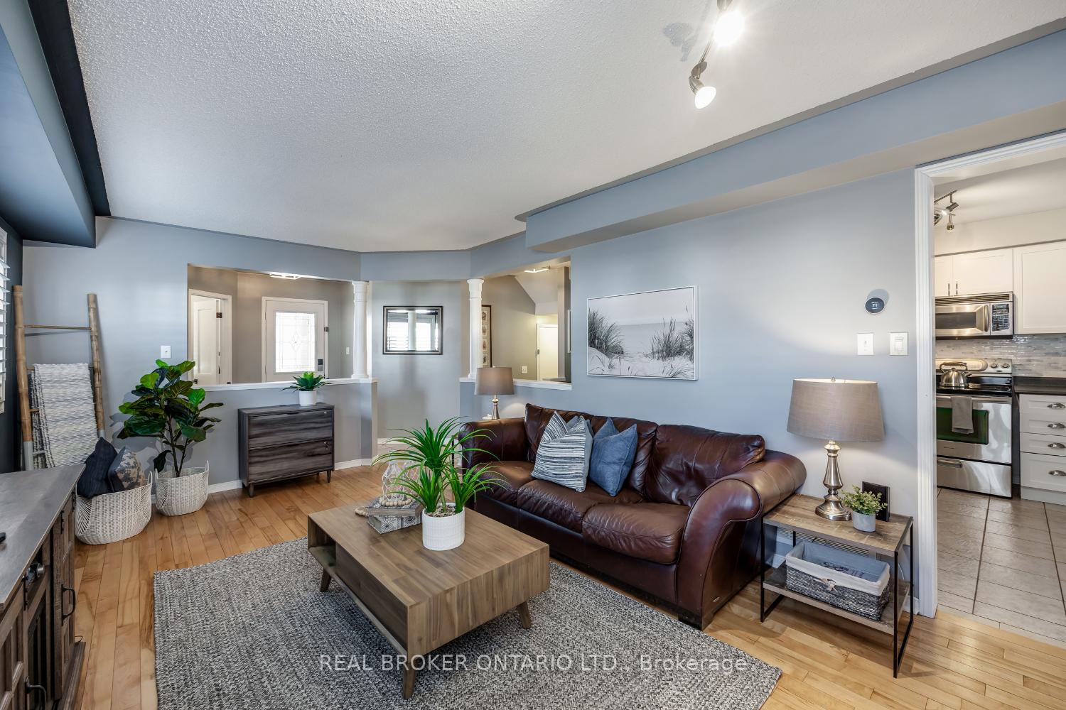 Photo 17 of 5 Millburn Drive, Clarington, Bowmanville — HOMEH