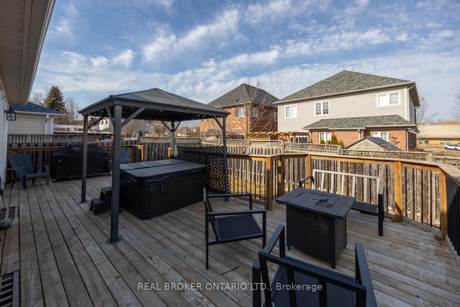 Photo 26 of 5 Millburn Drive, Clarington, Bowmanville — HOMEH
