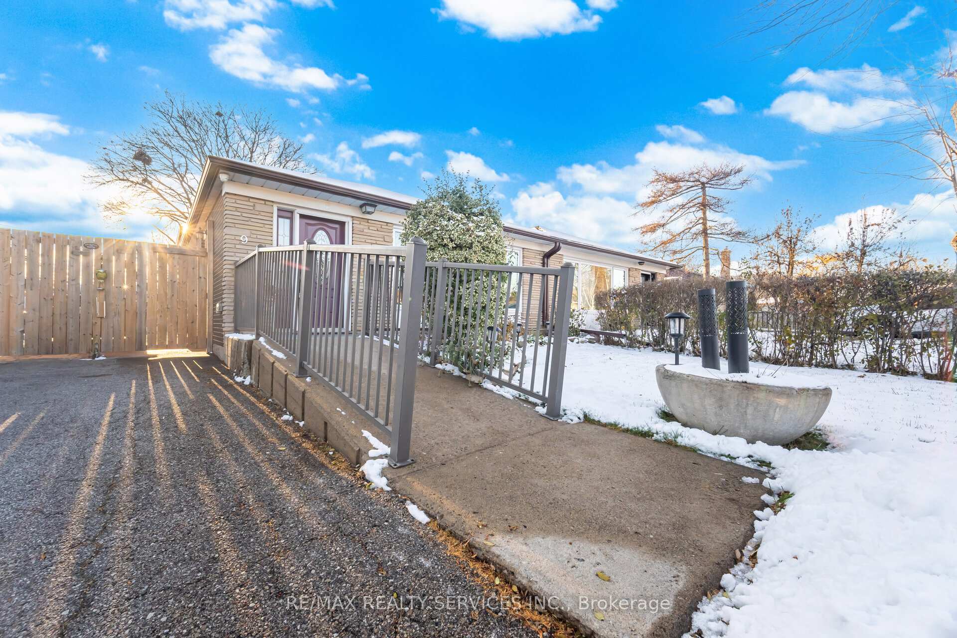 Photo 28 of 9 Aintree Crescent, Brampton, Avondale — HOMEH