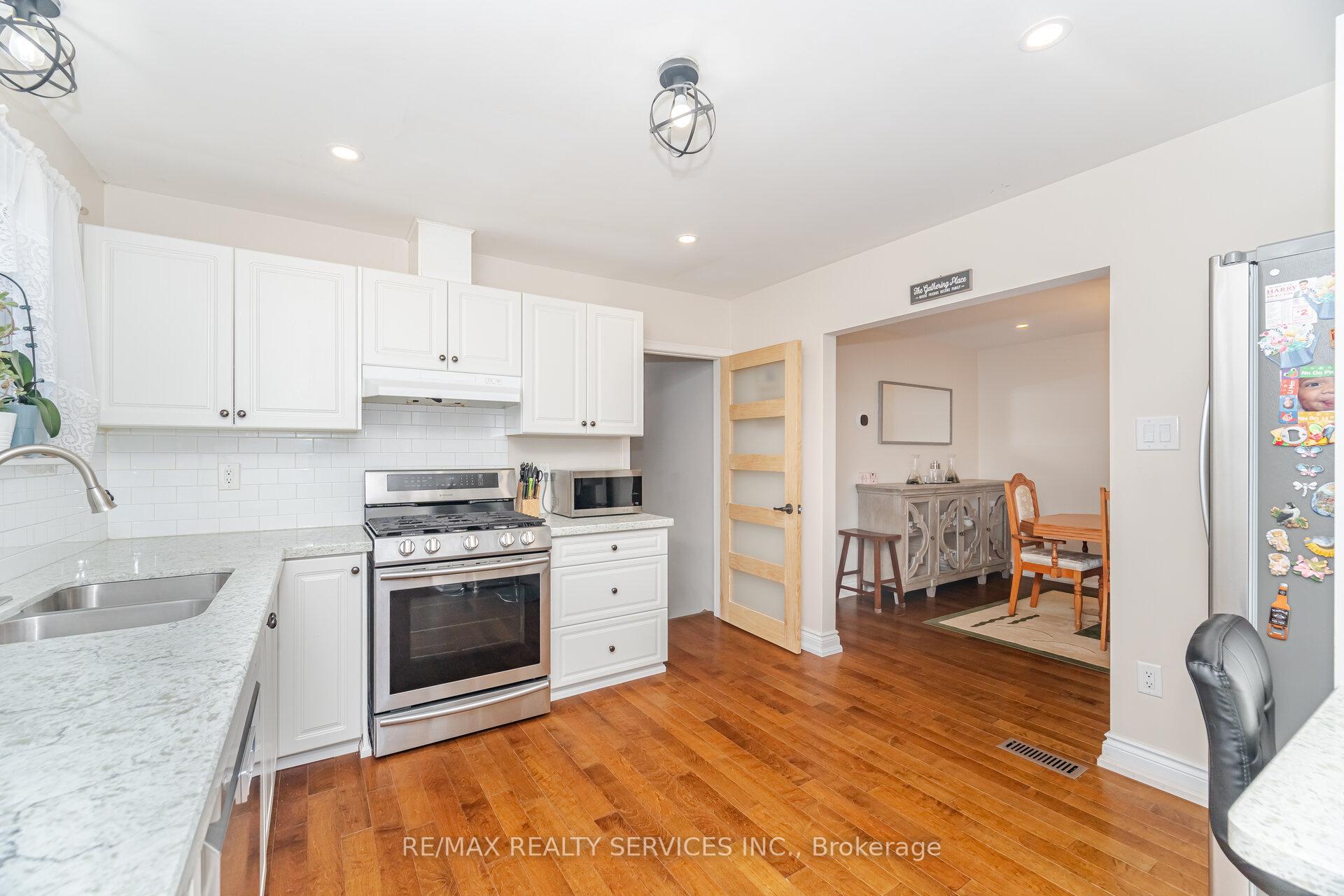 Photo 14 of 9 Aintree Crescent, Brampton, Avondale — HOMEH