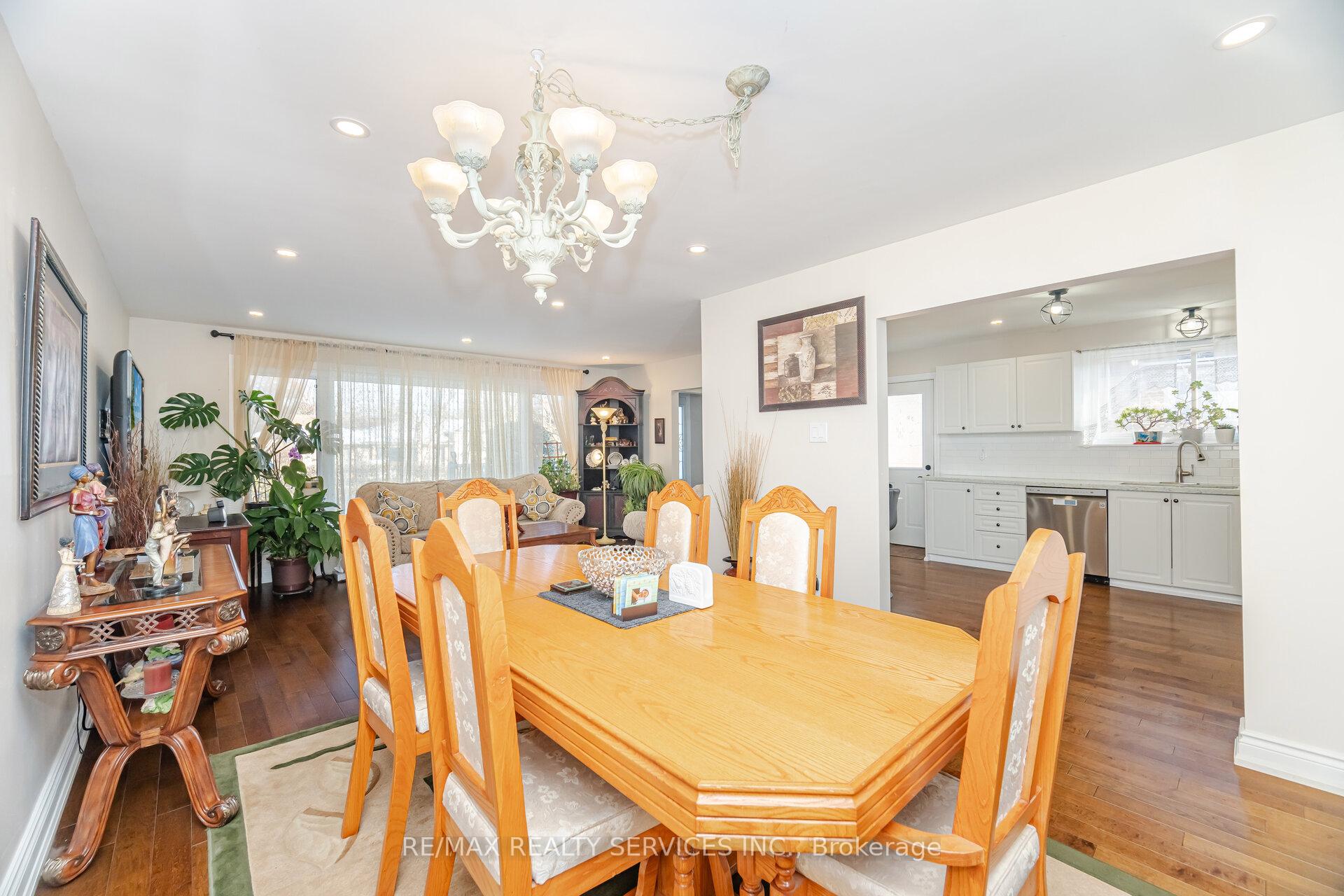 Photo 37 of 9 Aintree Crescent, Brampton, Avondale — HOMEH