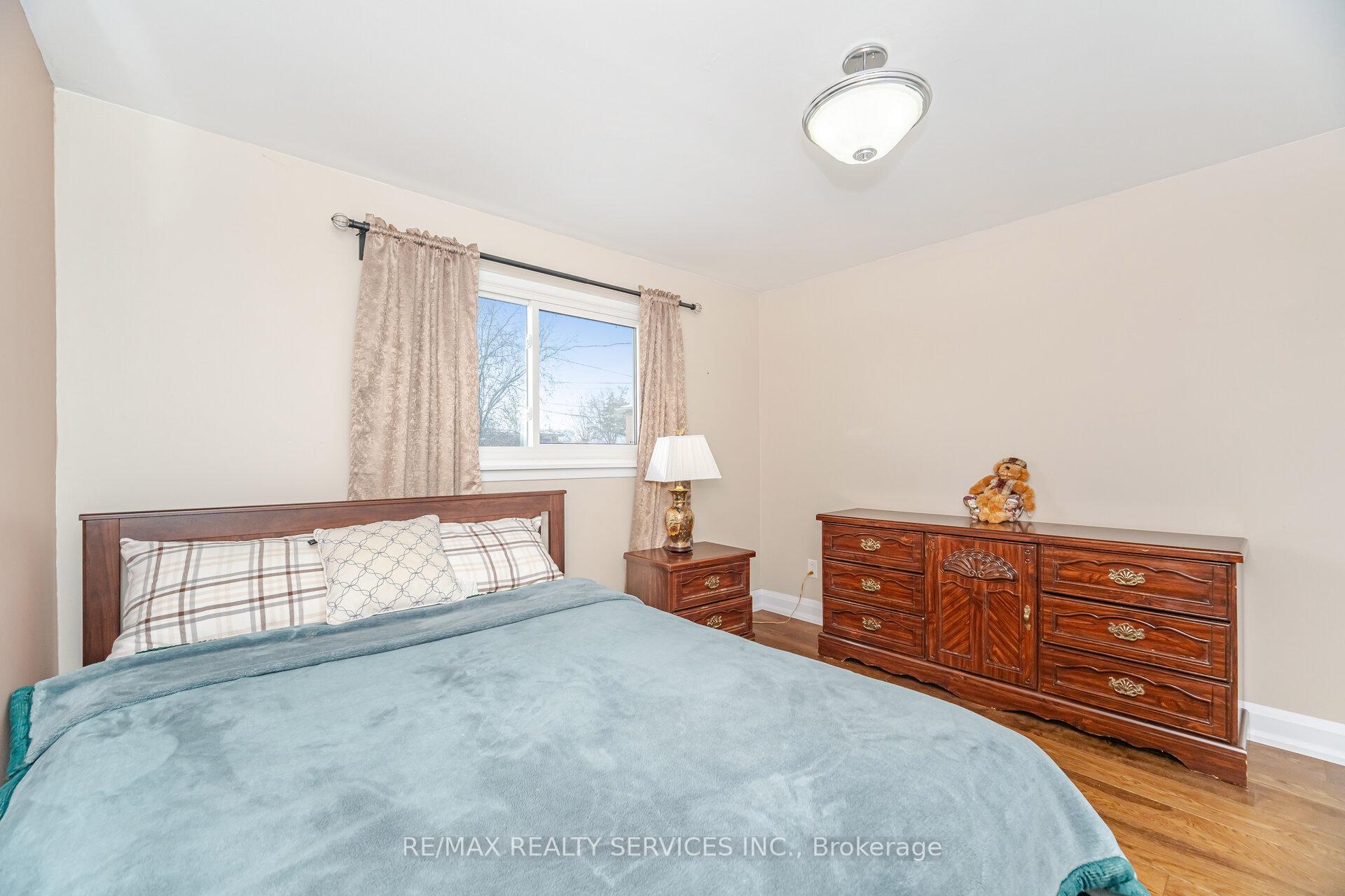 Photo 17 of 9 Aintree Crescent, Brampton, Avondale — HOMEH