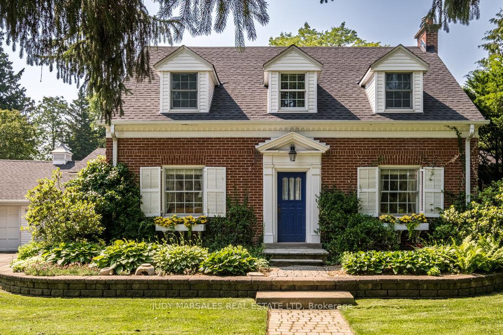 Front of 38 Jerseyville Road W