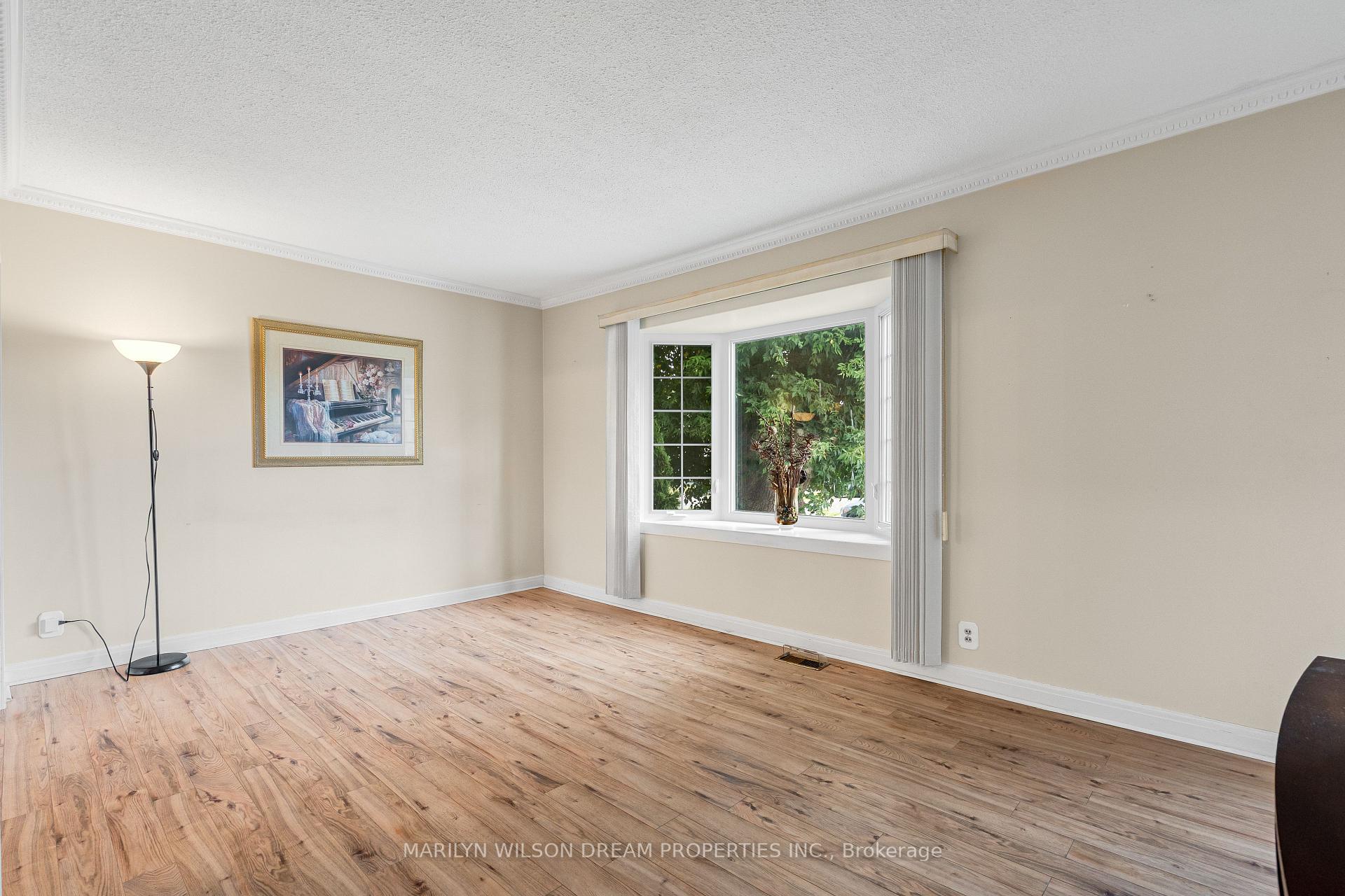 Photo 4 of 1252 Dorchester Avenue, Ottawa, Carlington — HOMEH