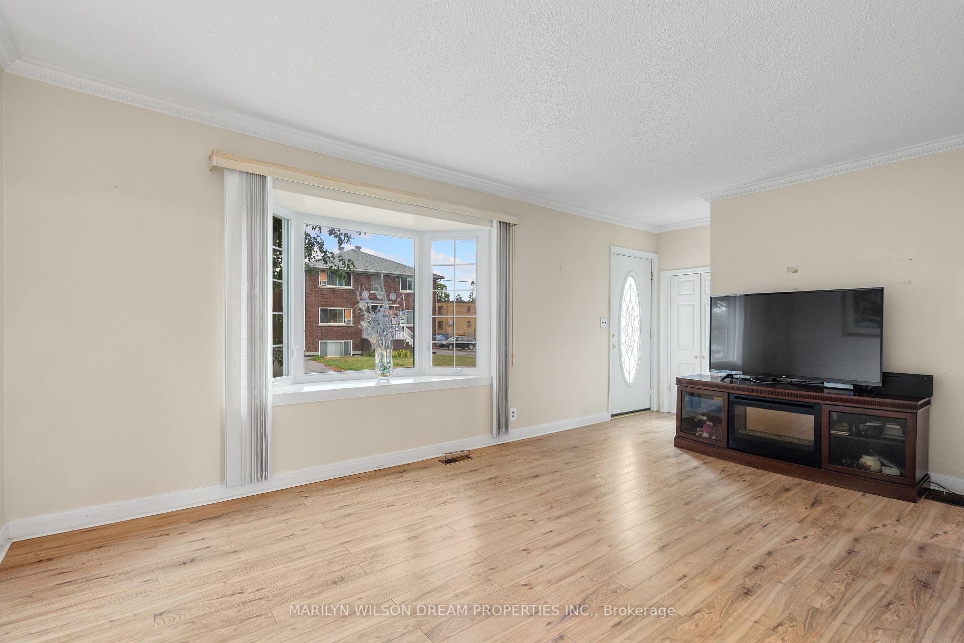 Photo 8 of 1252 Dorchester Avenue, Ottawa, Carlington — HOMEH