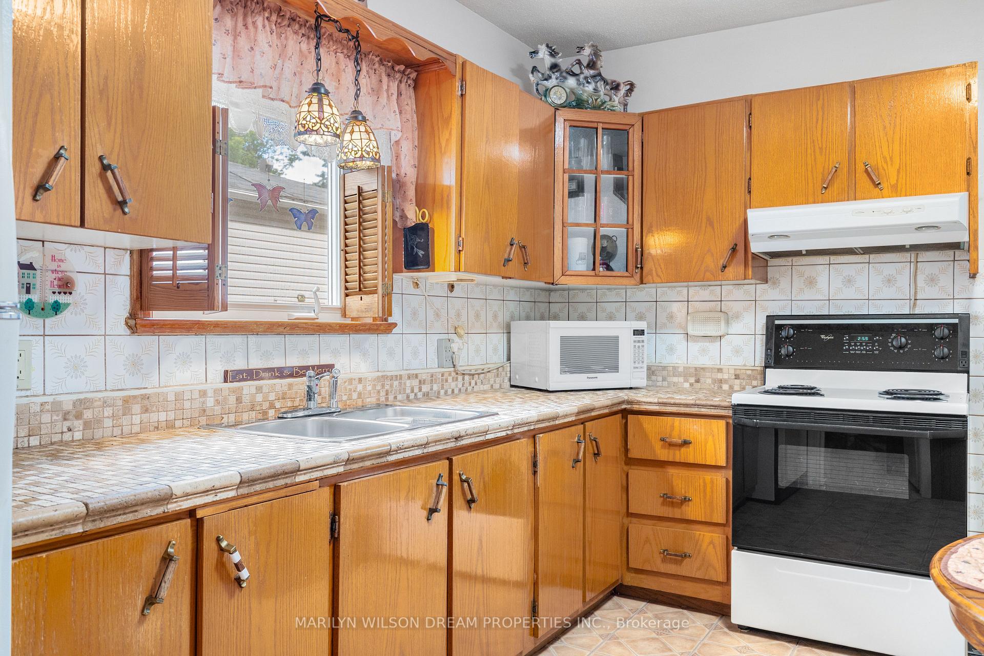 Photo 7 of 1252 Dorchester Avenue, Ottawa, Carlington — HOMEH