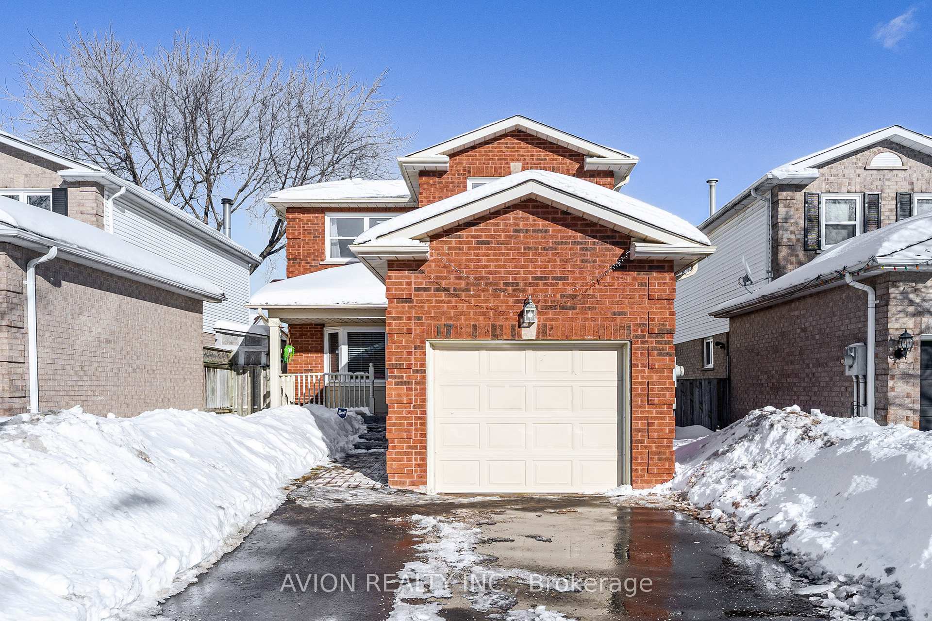 Photo 4 of 17 Wrenn Boulevard, Clarington, Bowmanville — HOMEH