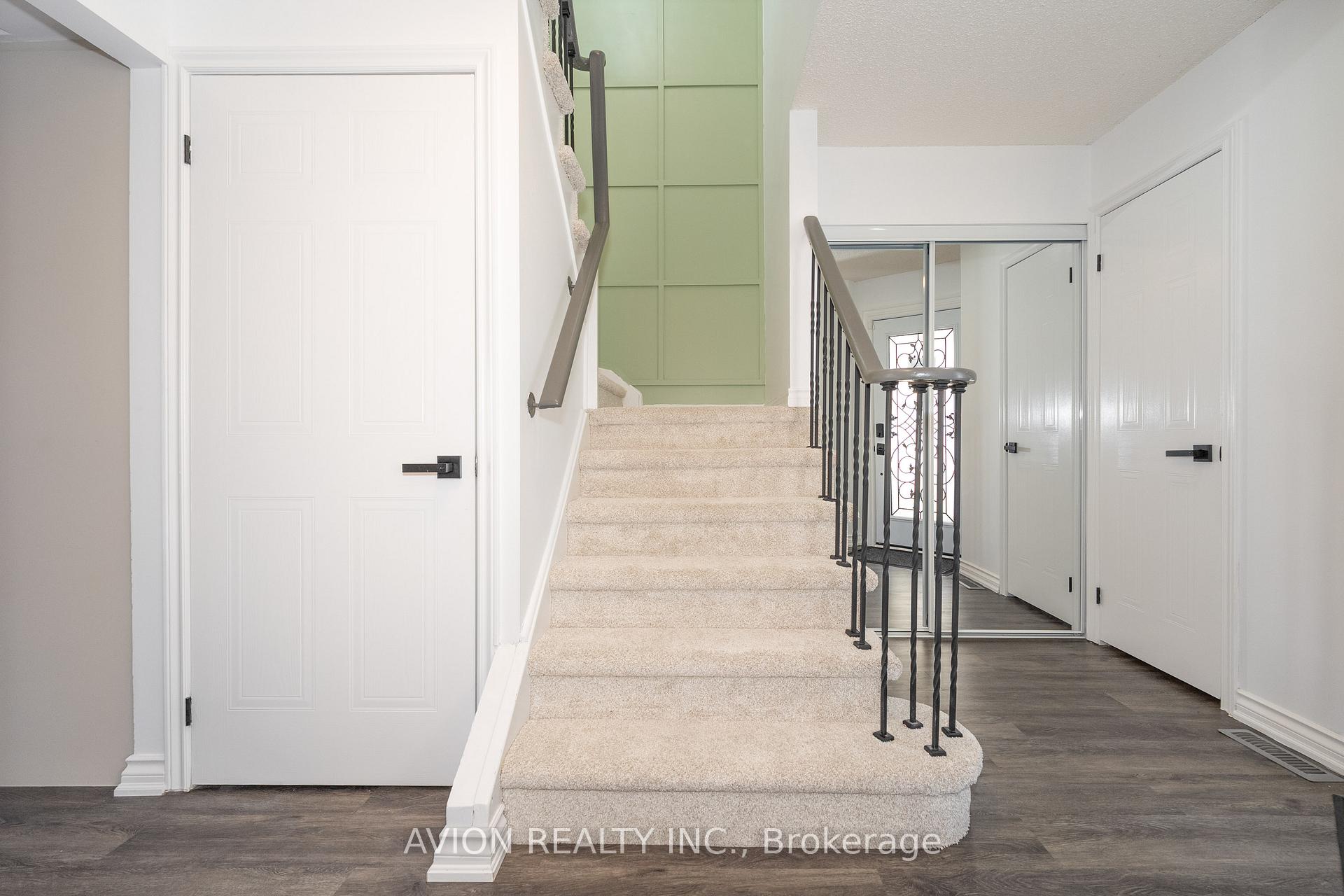 Photo 6 of 17 Wrenn Boulevard, Clarington, Bowmanville — HOMEH