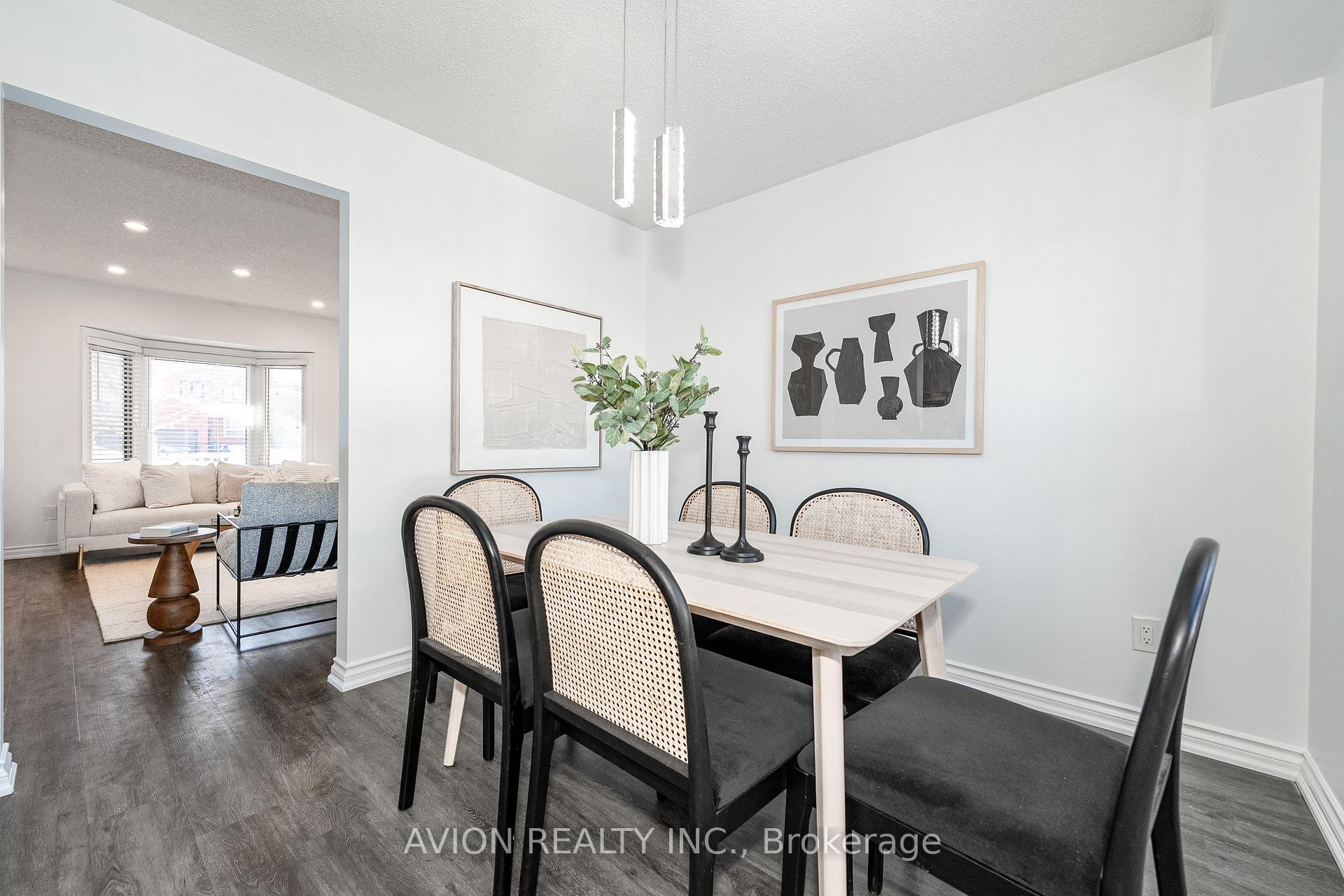 Photo 7 of 17 Wrenn Boulevard, Clarington, Bowmanville — HOMEH