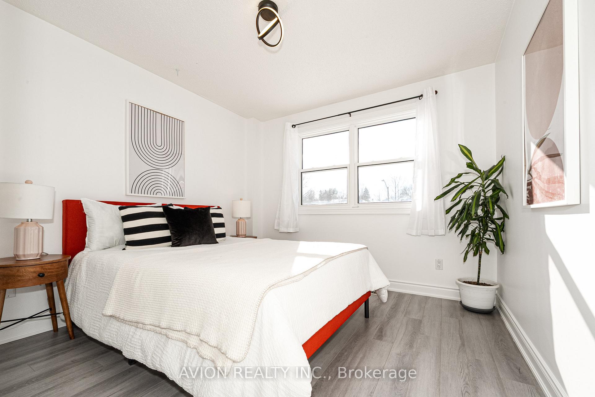 Photo 16 of 17 Wrenn Boulevard, Clarington, Bowmanville — HOMEH