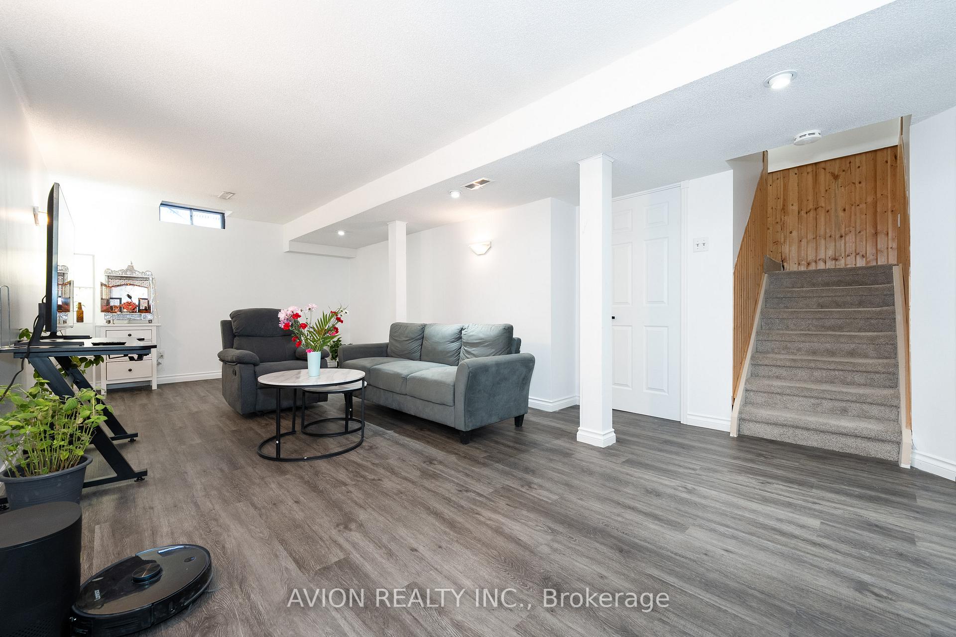 Photo 18 of 17 Wrenn Boulevard, Clarington, Bowmanville — HOMEH